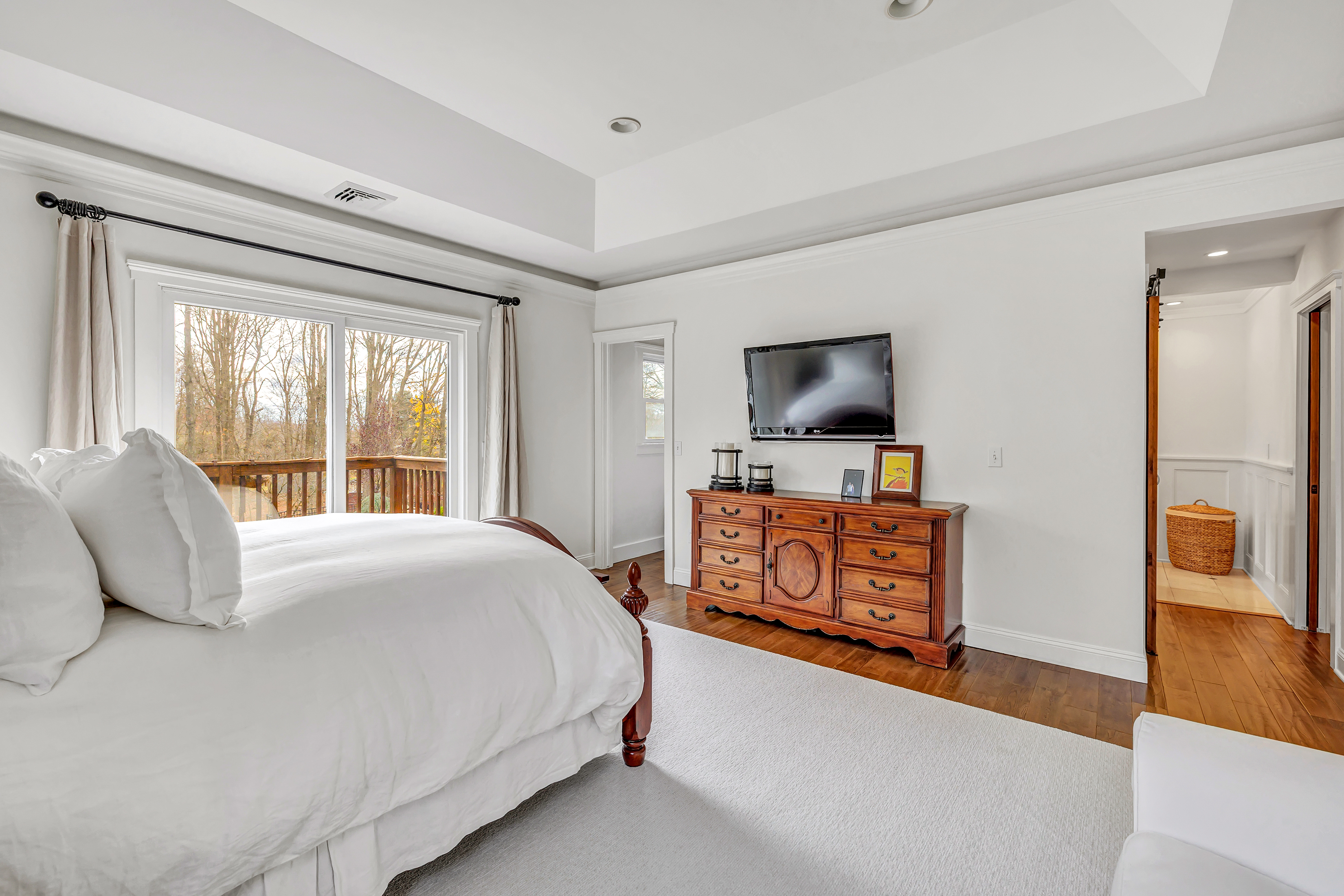 Danbury, Connecticut, 06811, United States, 10 Bedrooms Bedrooms, ,5 BathroomsBathrooms,Residential,For Sale,1992409