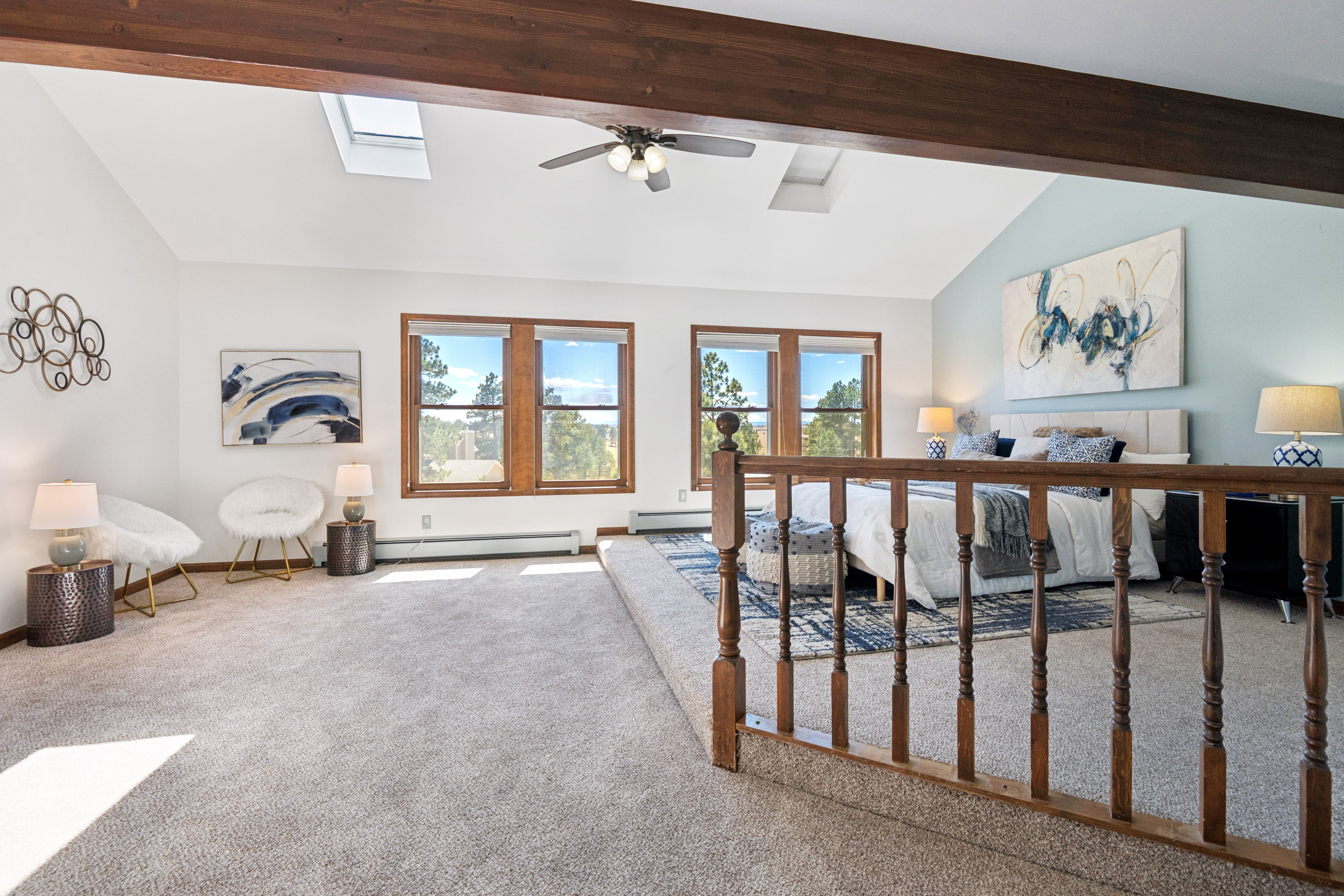  Set behind a gated entry on two and a half wooded acres - 物件實景