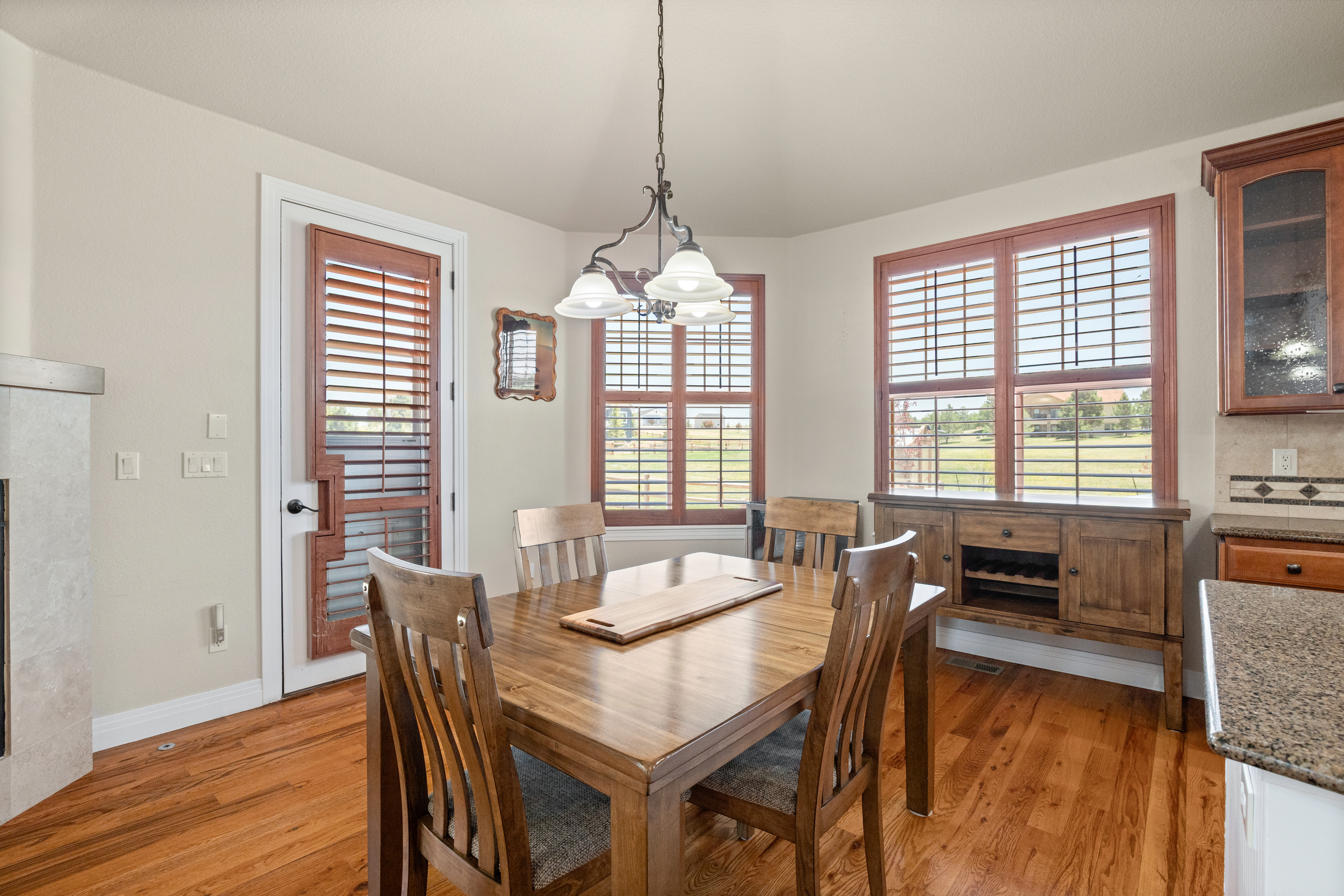  Set on 2.35 acres in Spring Valley Ranch - 物件實景