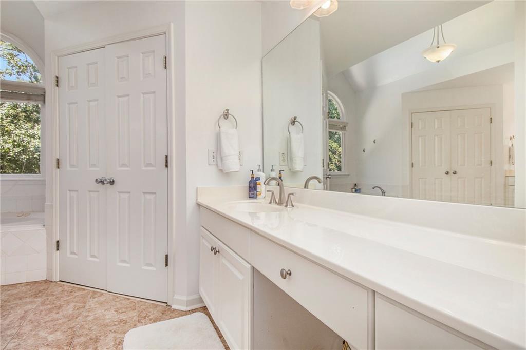 Canton, Georgia, 30114, United States, 6 Bedrooms Bedrooms, ,4 BathroomsBathrooms,Residential,For Sale,1880386