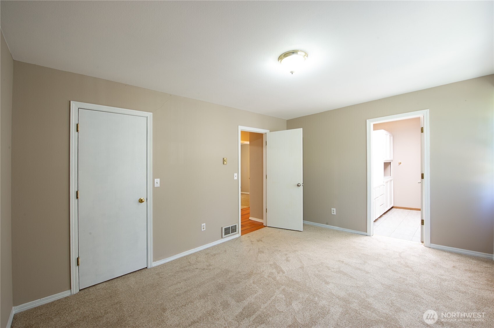 Everett, Washington, 98208, United States, 4 Bedrooms Bedrooms, ,3 BathroomsBathrooms,Residential,For Sale,1920302