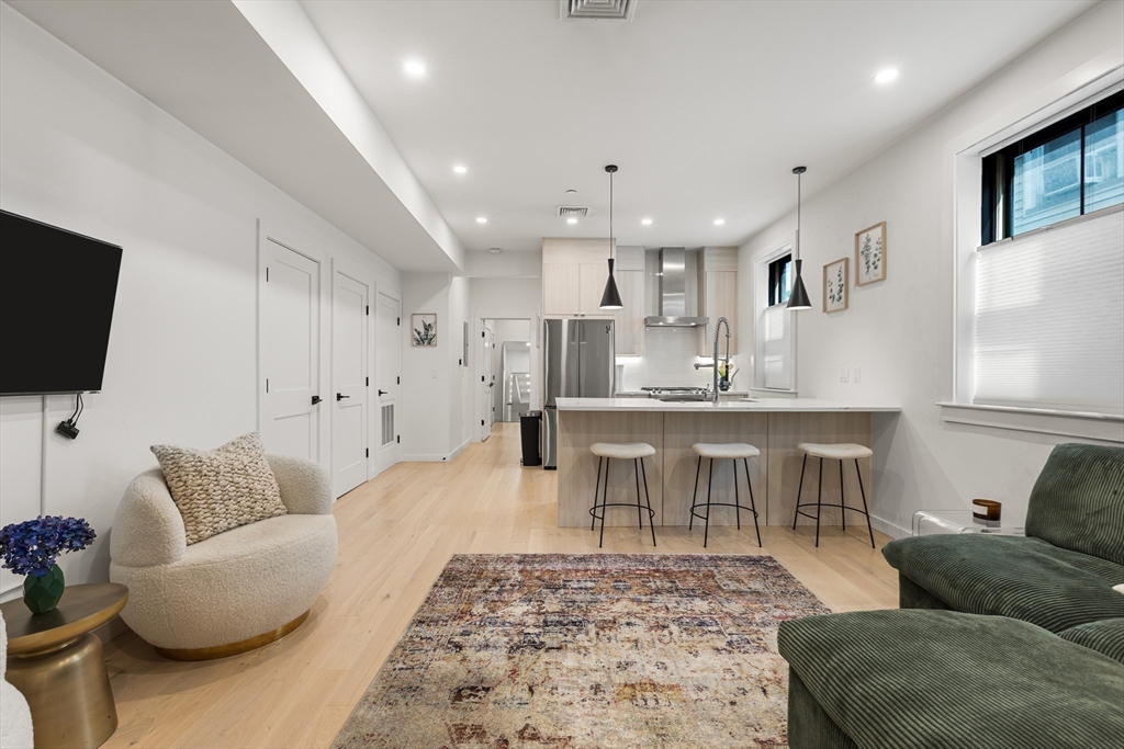 Boston, Massachusetts, 02128, United States, 2 Bedrooms Bedrooms, ,2 BathroomsBathrooms,Residential,For Sale,1940624