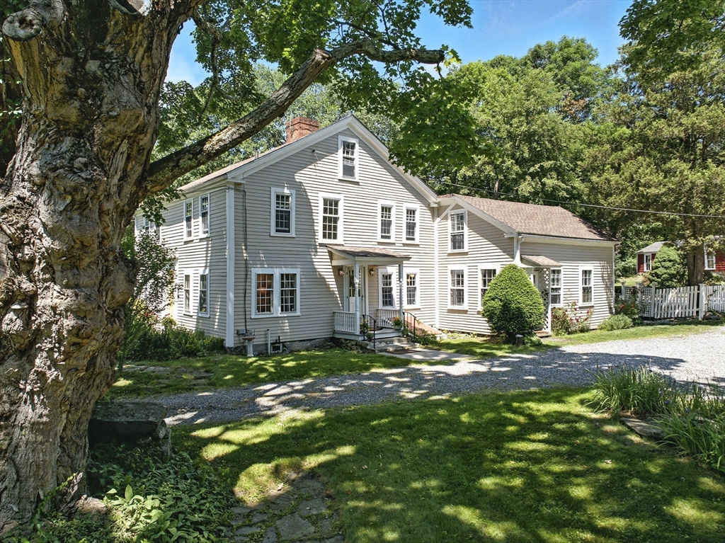 Bolton, Massachusetts, 01740, United States, 4 Bedrooms Bedrooms, ,4 BathroomsBathrooms,Residential,For Sale,1866522