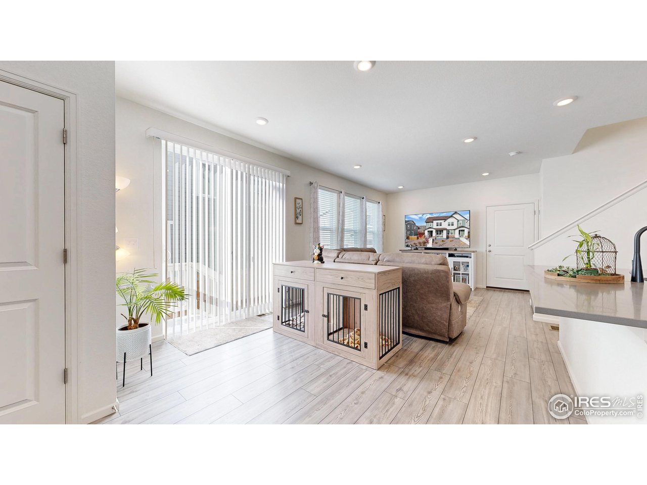 Commerce City, Colorado, 80022, United States, 3 Bedrooms Bedrooms, ,2 BathroomsBathrooms,Residential,For Sale,1987529