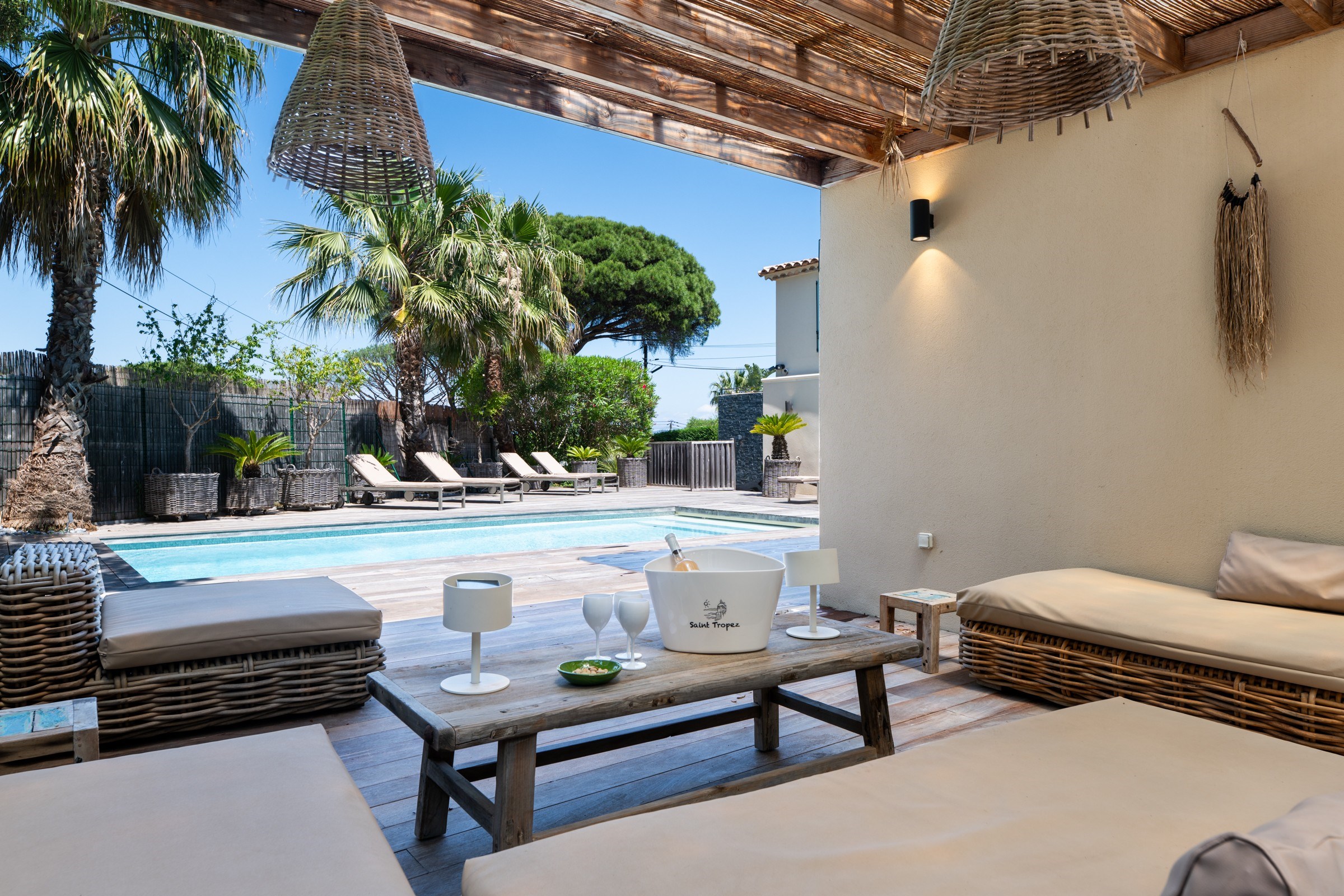  Contemporary villa with sea view for sale in Gassin, at the gateway to Saint-Tr… - 物件實景