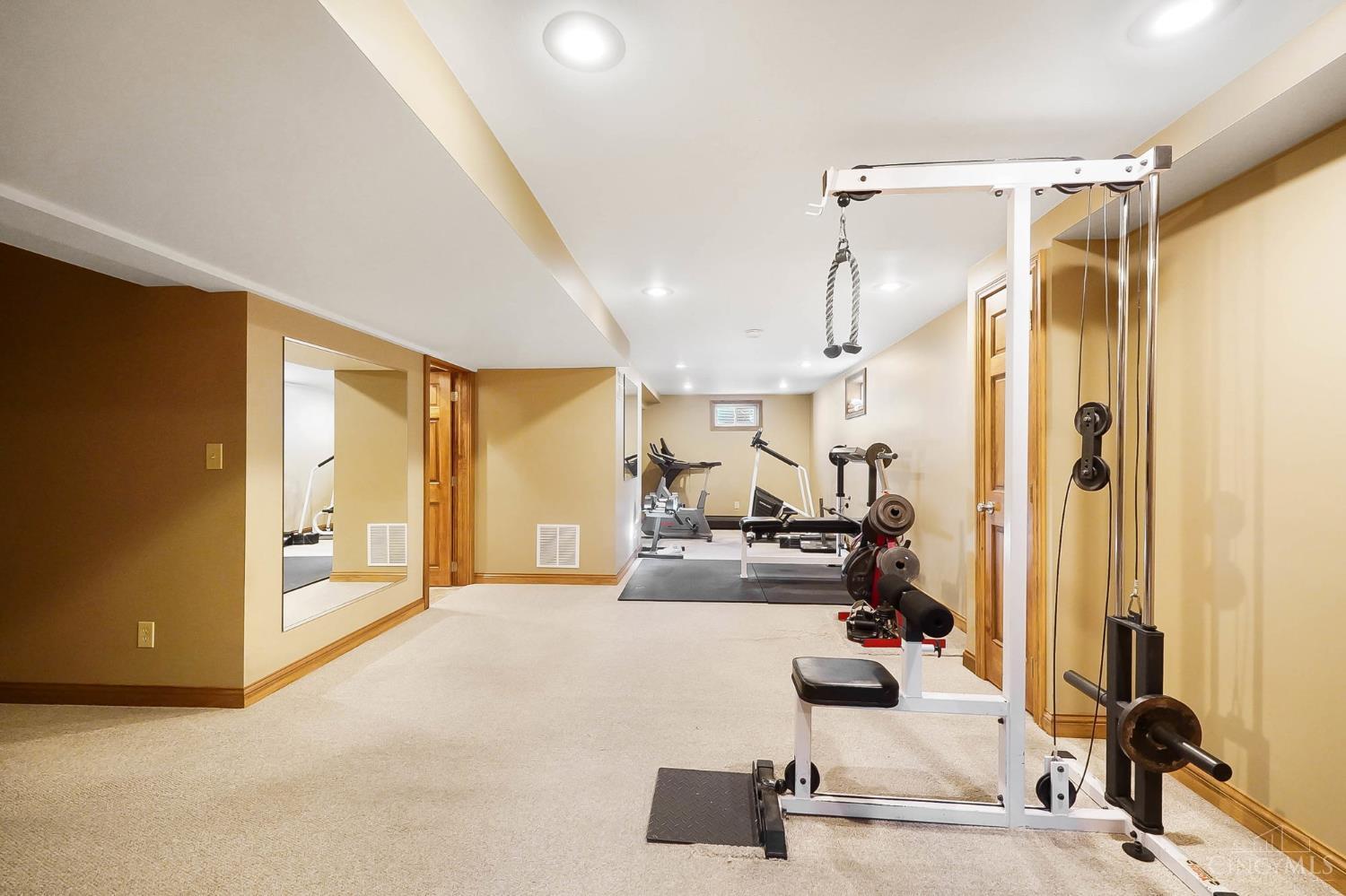 Hamilton, Ohio, 45013, United States, 4 Bedrooms Bedrooms, ,4 BathroomsBathrooms,Residential,For Sale,2000697