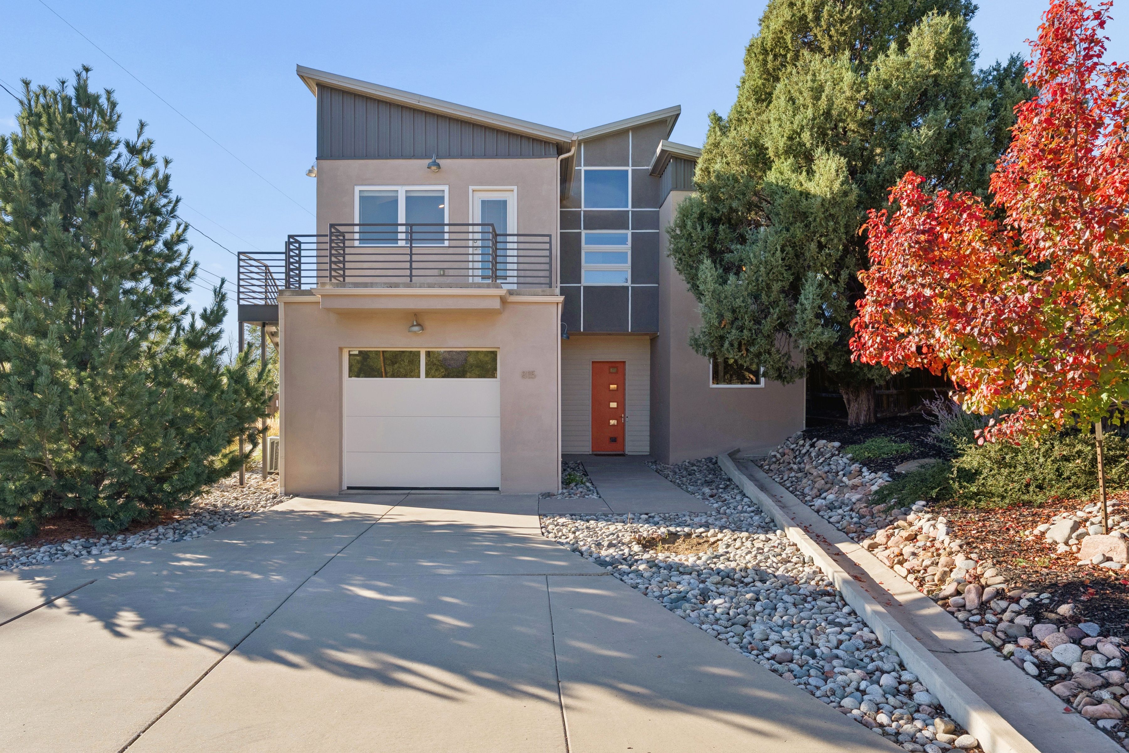  Architect-Designed Westside Home with Two Garages - 物件實景