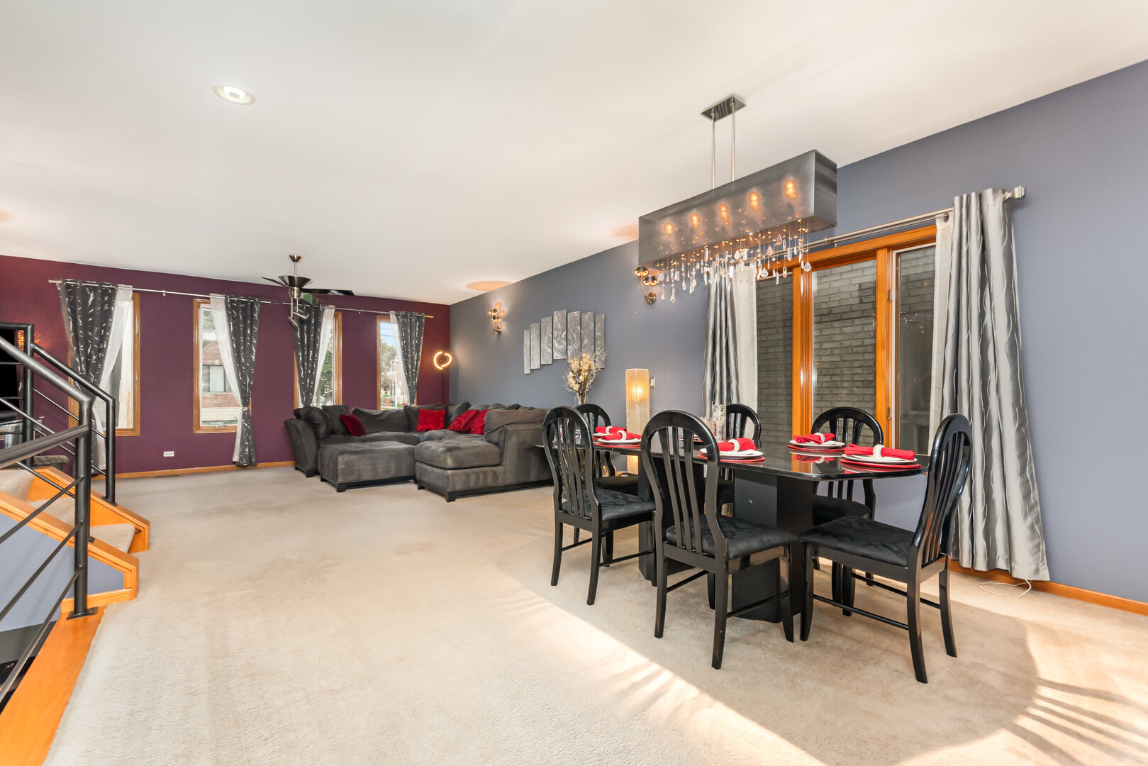 Chicago, Illinois, 60609, United States, 3 Bedrooms Bedrooms, ,3 BathroomsBathrooms,Residential,For Sale,1941639