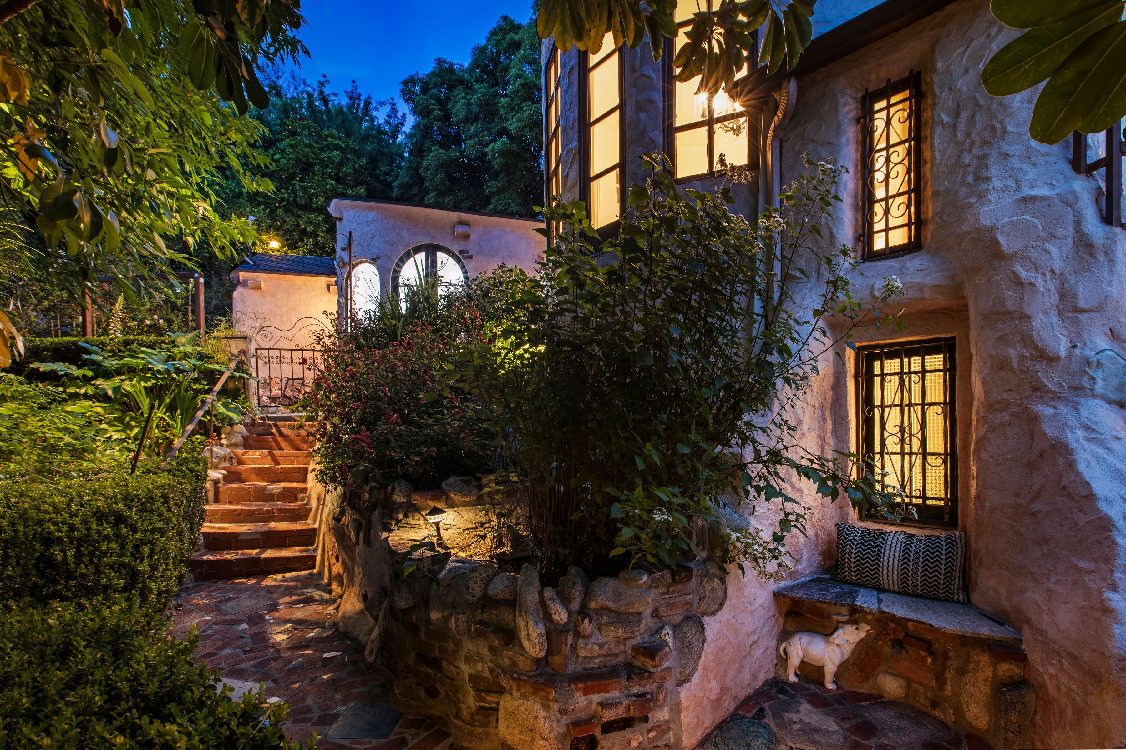  A Storybook Compound - 物件實景