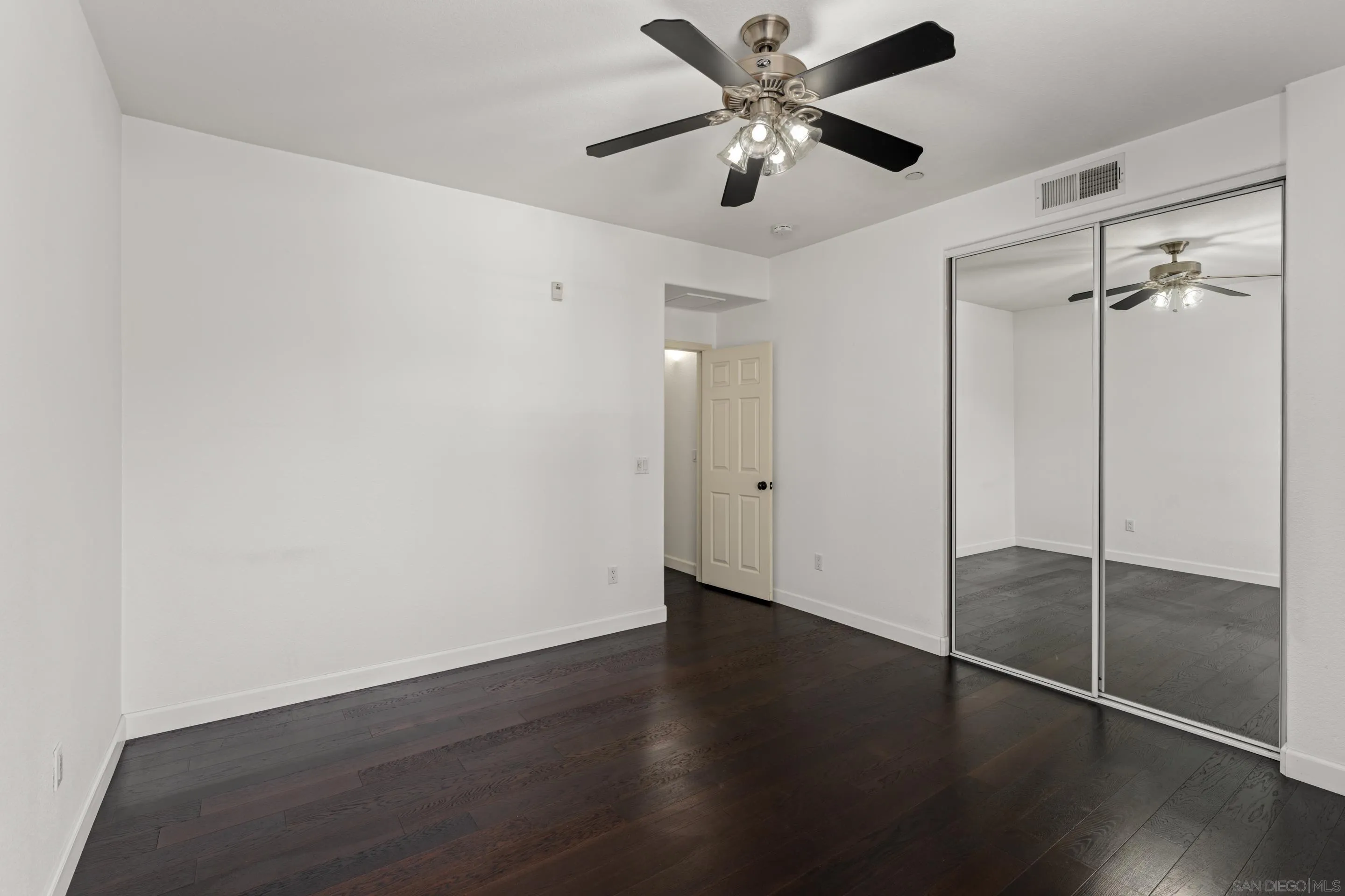 San Diego, California, 92123, United States, 2 Bedrooms Bedrooms, ,2 BathroomsBathrooms,Residential,For Sale,1939534