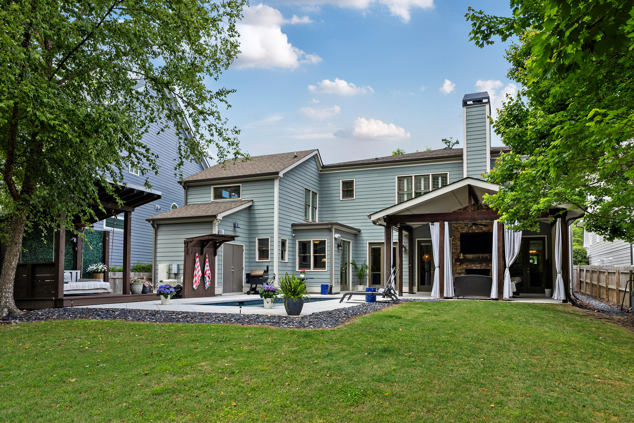  Extraordinary Custom-Built Home in Brookhaven - 物件實景