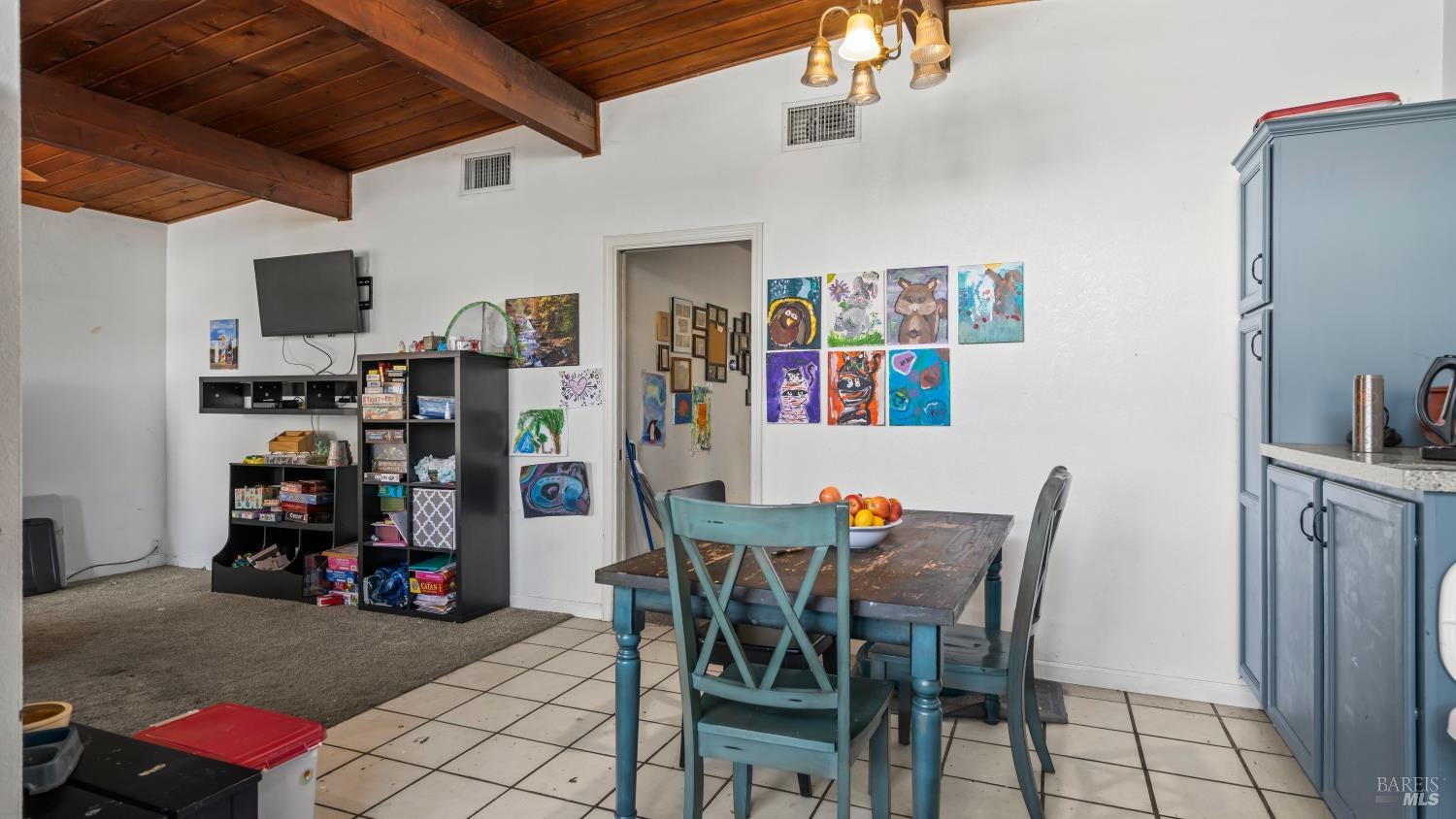 Vacaville, California, 95688, United States, 3 Bedrooms Bedrooms, ,2 BathroomsBathrooms,Residential,For Sale,1941948