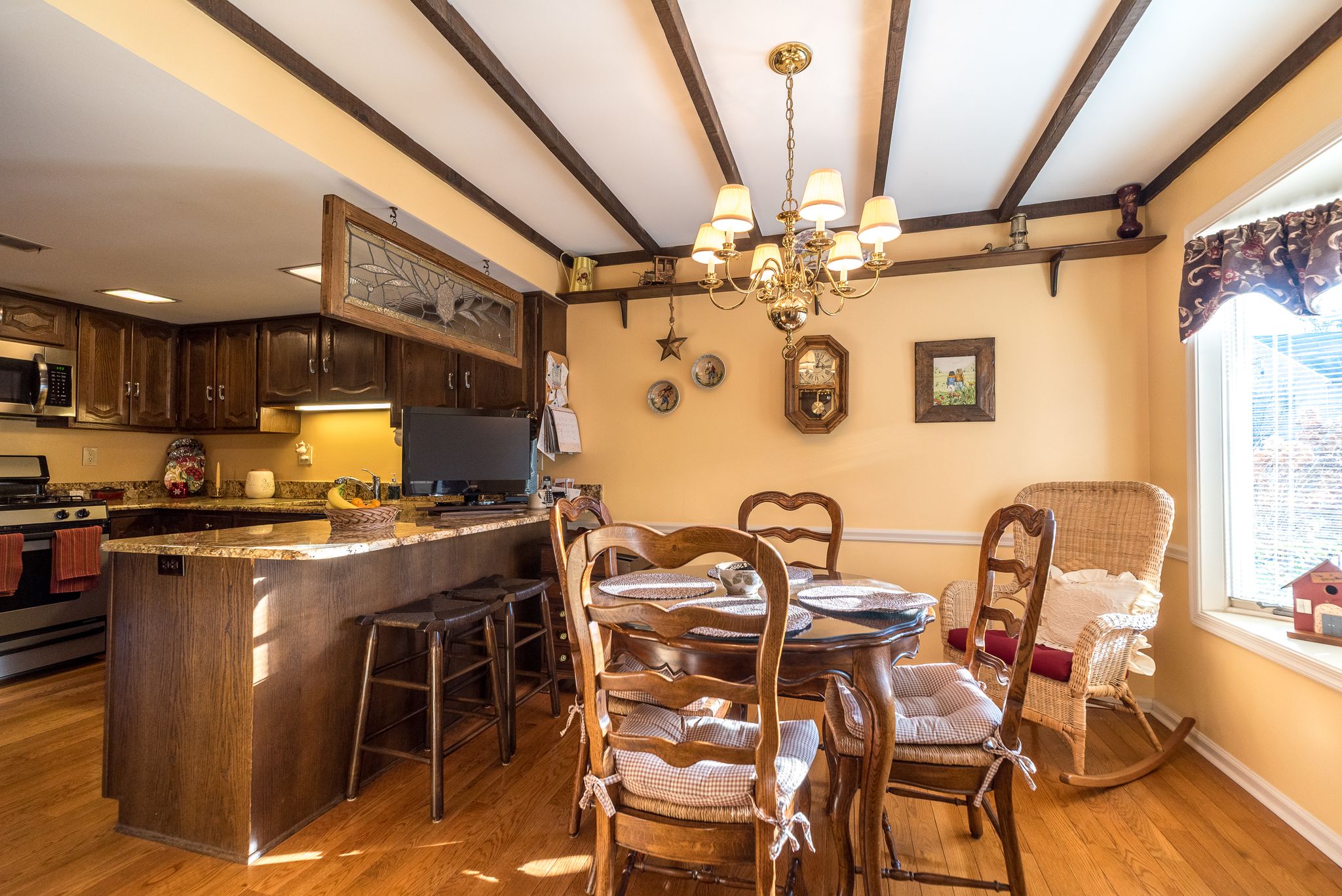 Chesterbrook, Pennsylvania, 19087, United States, 2 Bedrooms Bedrooms, ,3 BathroomsBathrooms,Residential,For Sale,1978885