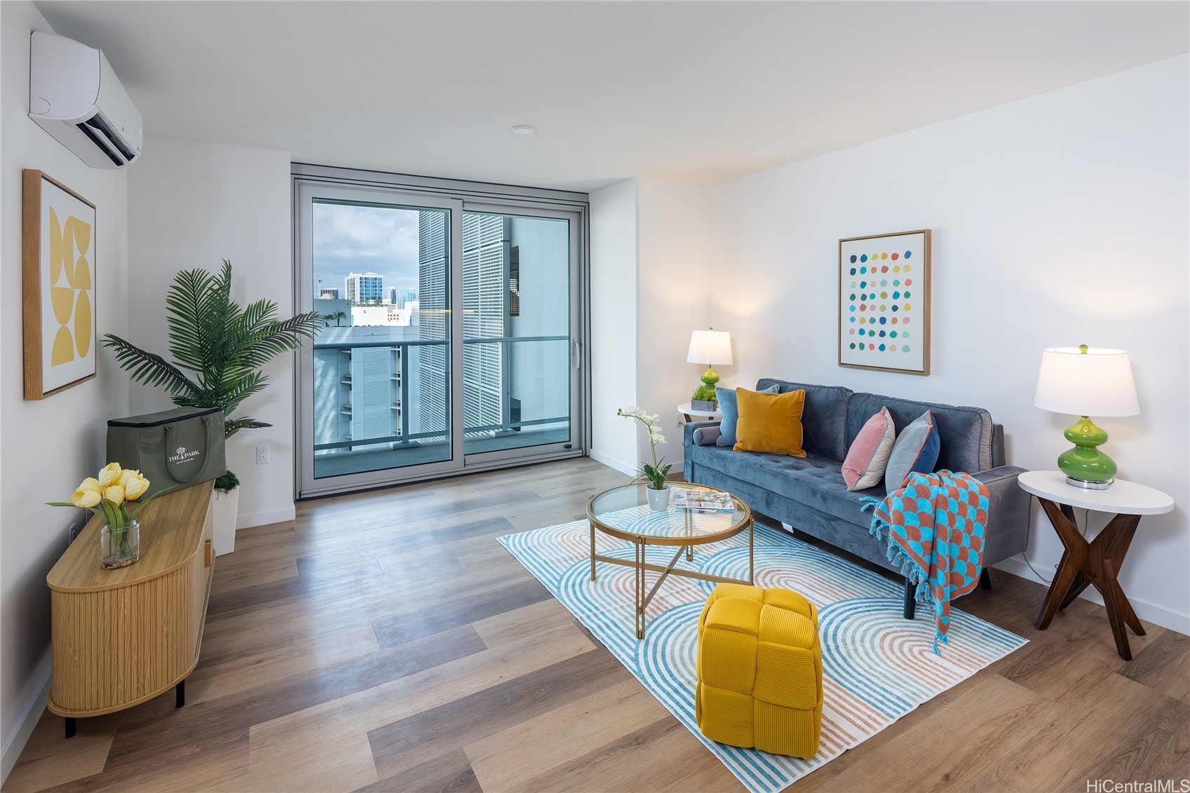 Honolulu, Hawaii, 96814, United States, 2 Bedrooms Bedrooms, ,2 BathroomsBathrooms,Residential,For Sale,1988150