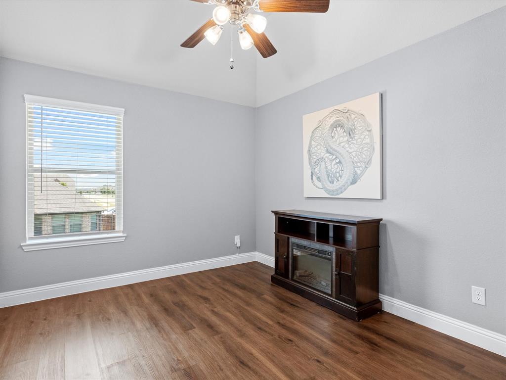 Waxahachie, Texas, 75165, United States, 4 Bedrooms Bedrooms, ,4 BathroomsBathrooms,Residential,For Sale,1978879