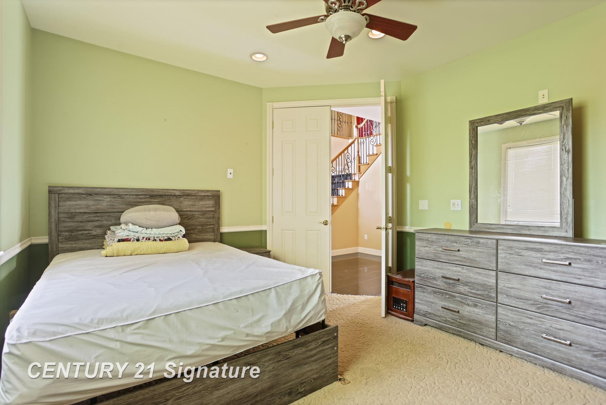 Saginaw, Michigan, 48603, United States, 4 Bedrooms Bedrooms, ,4 BathroomsBathrooms,Residential,For Sale,1920670