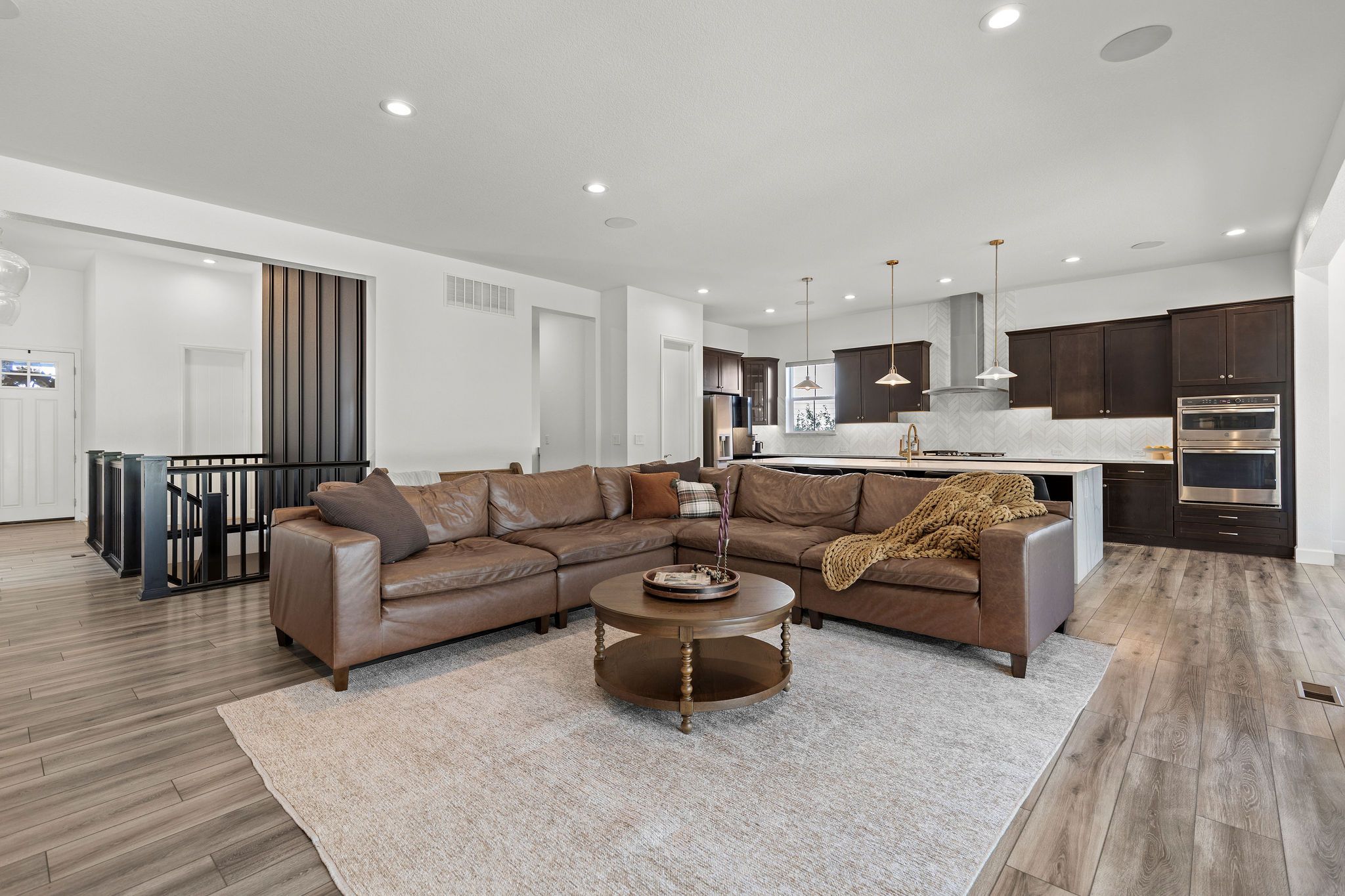  Luxury and comfort come together in this expansive ranch-style home - 物件實景