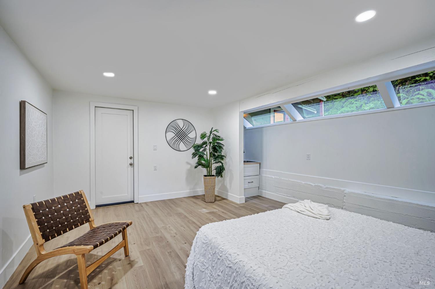 Cazadero, California, 95421, United States, 2 Bedrooms Bedrooms, ,2 BathroomsBathrooms,Residential,For Sale,1857736