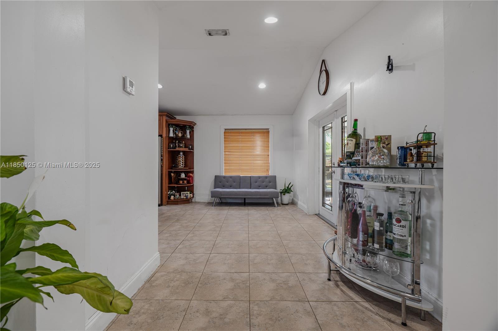 Miami, Florida, 33165, United States, 3 Bedrooms Bedrooms, ,2 BathroomsBathrooms,Residential,For Sale,1906706