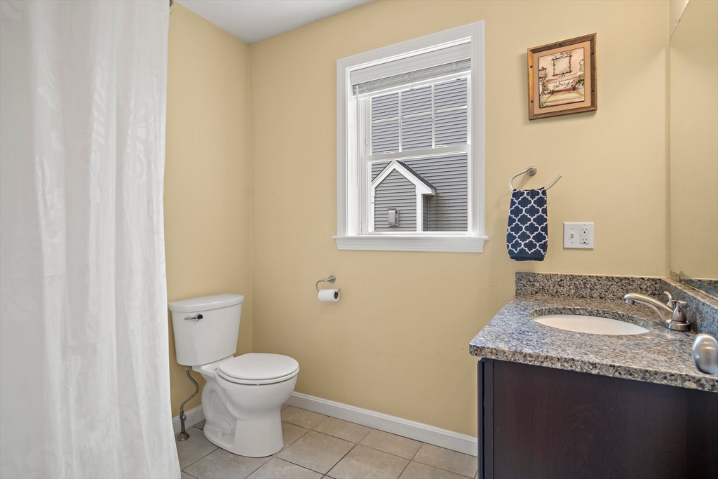 Rockland, Massachusetts, 02370, United States, 4 Bedrooms Bedrooms, ,3 BathroomsBathrooms,Residential,For Sale,1898711