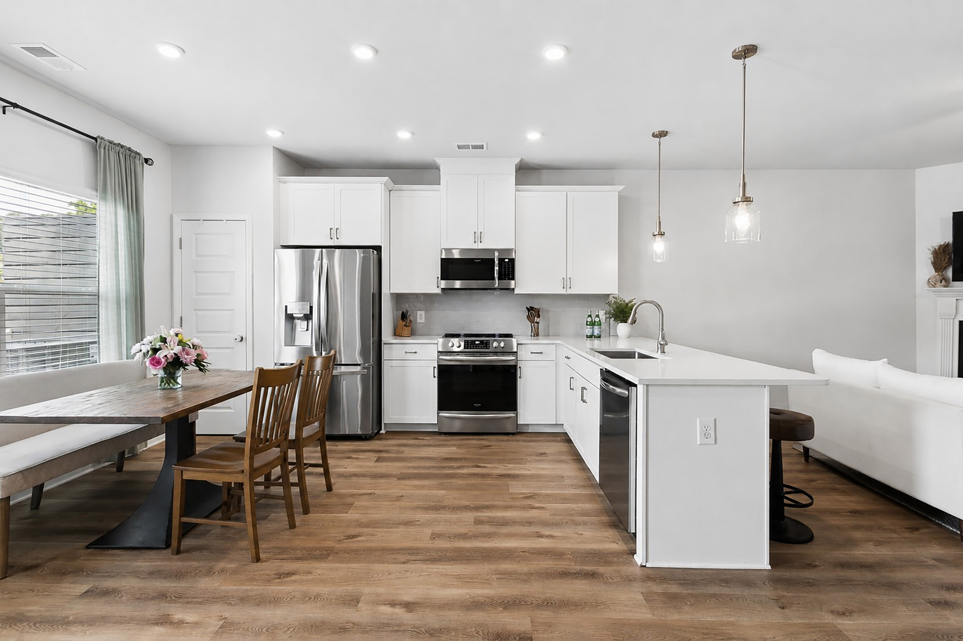  Beautifully Appointed Home Balances Comfort, Style and Low Maintenance Living - 物件實景
