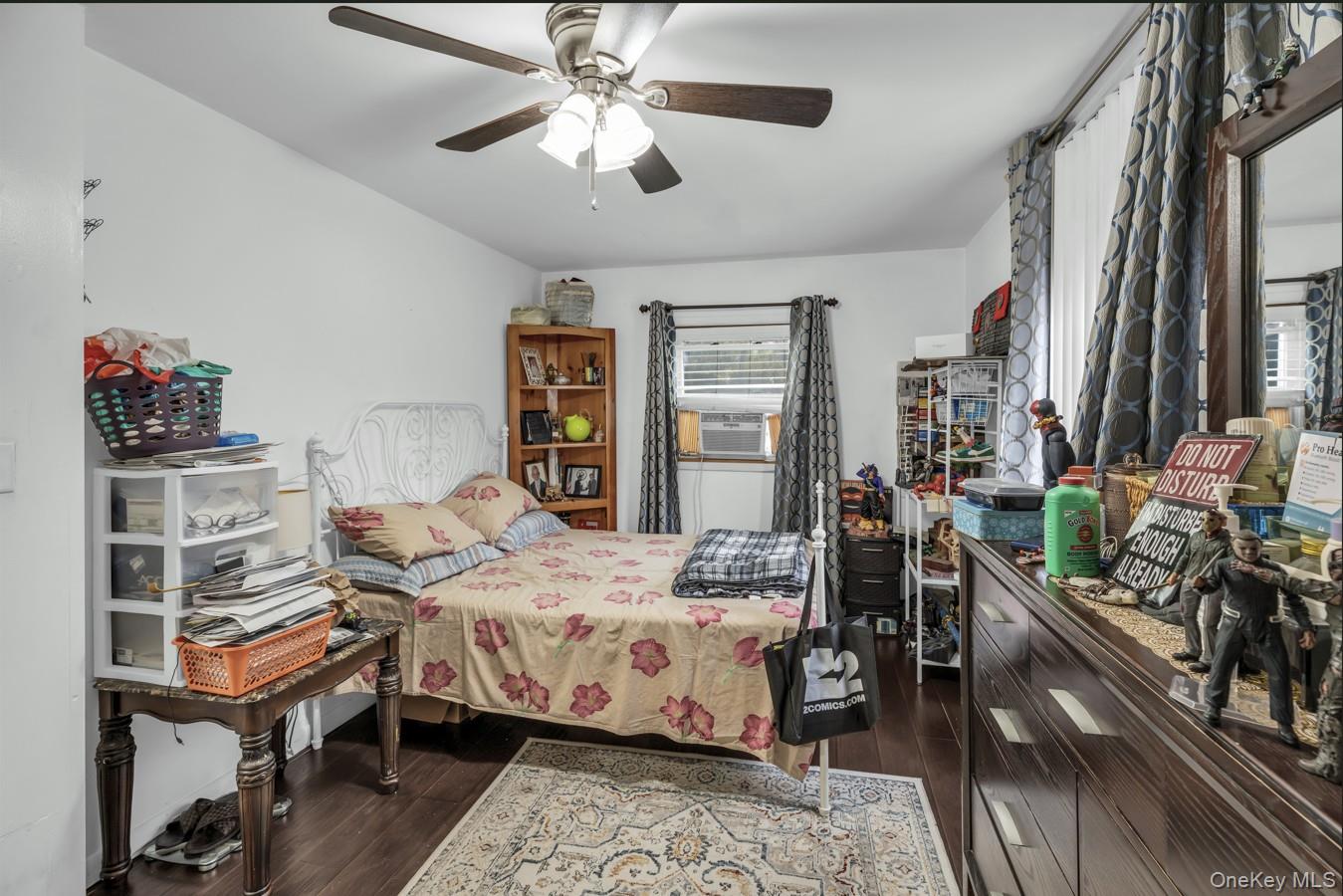 Mastic, New York, 11950, United States, 4 Bedrooms Bedrooms, ,3 BathroomsBathrooms,Residential,For Sale,1990878