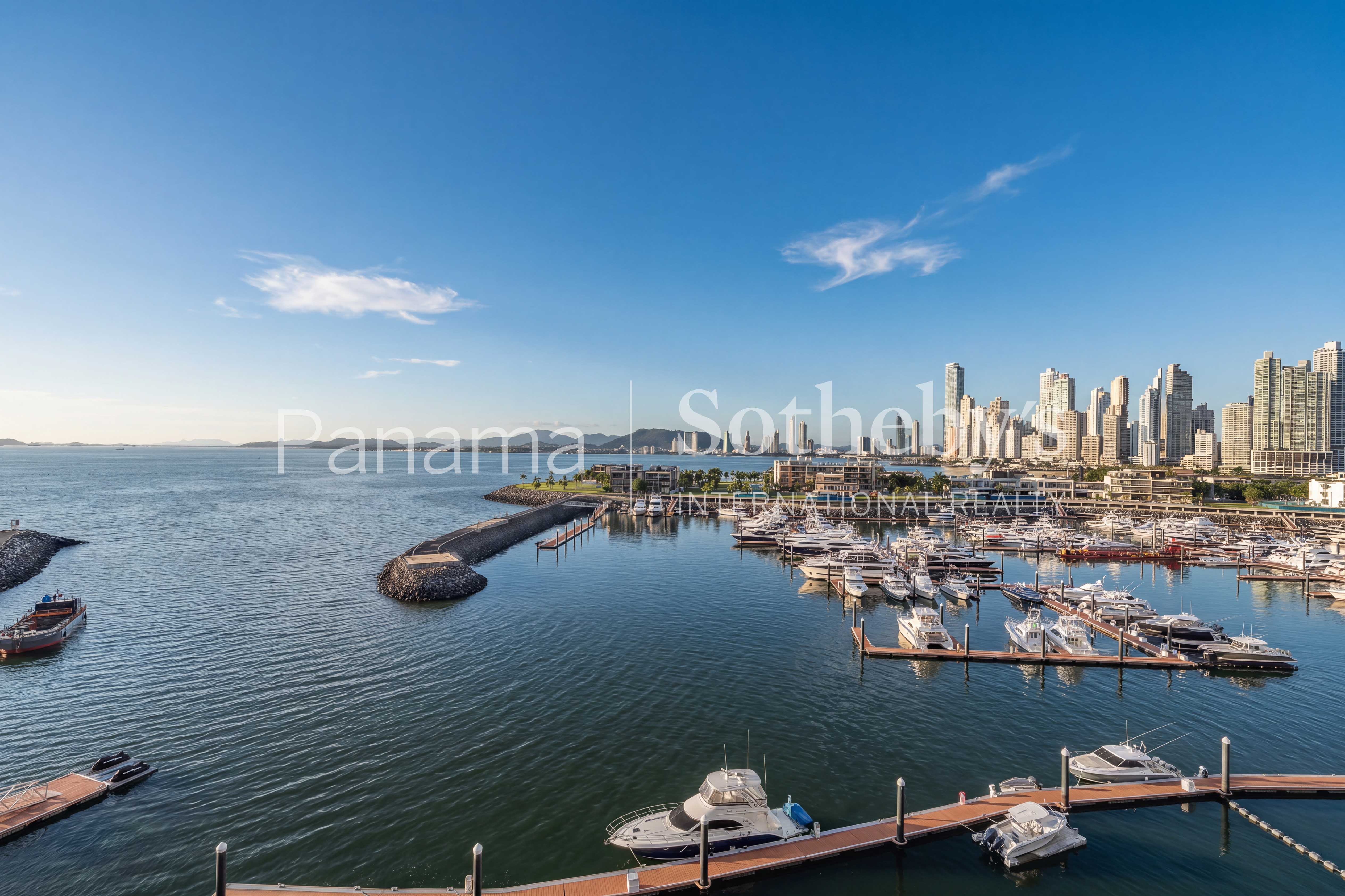  Two-Level Penthouse with Private Lap Pool  Skyhomes, Ocean Reef Islands - 物件實景