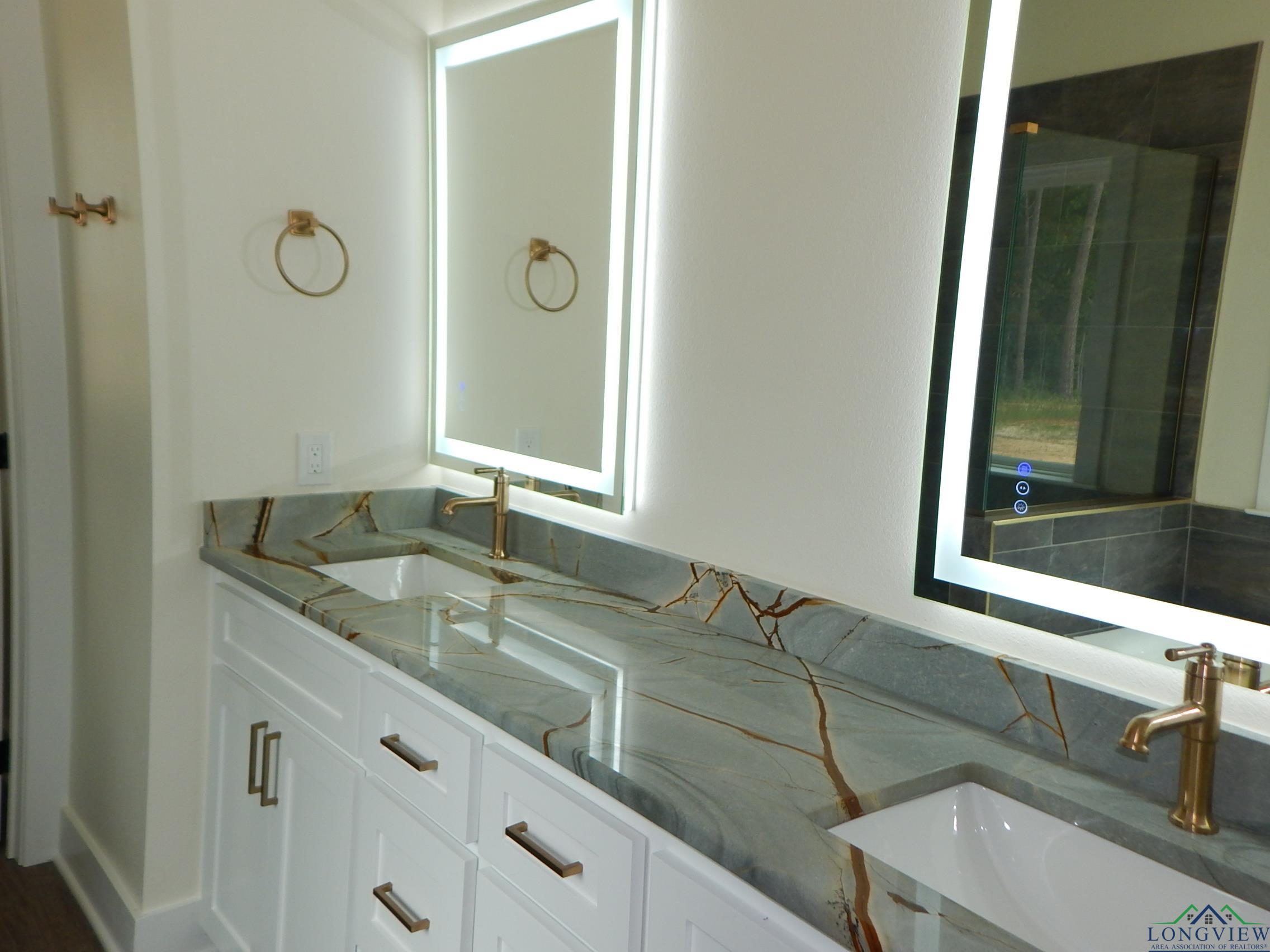 Gilmer, Texas, 75645, United States, 5 Bedrooms Bedrooms, ,3 BathroomsBathrooms,Residential,For Sale,1758754