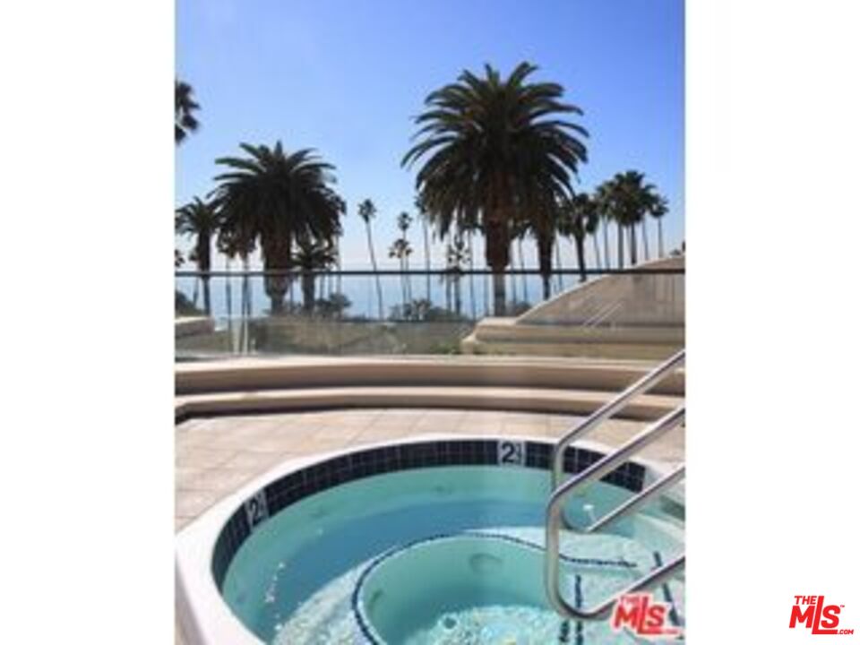 Santa Monica, California, 90402, United States, 2 Bedrooms Bedrooms, ,2 BathroomsBathrooms,Residential,For Sale,1901318
