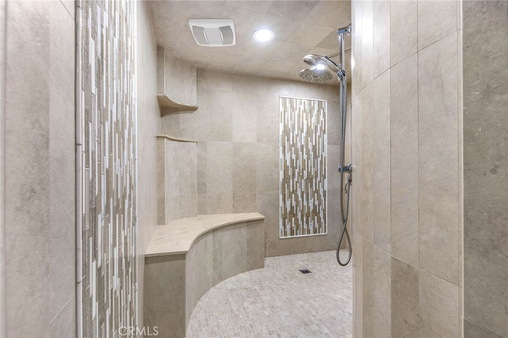 Canyon Lake, California, 92587, United States, 6 Bedrooms Bedrooms, ,5 BathroomsBathrooms,Residential,For Sale,1975311