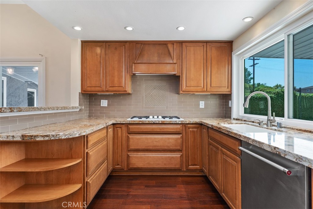 Orange, California, 92865, United States, 5 Bedrooms Bedrooms, ,3 BathroomsBathrooms,Residential,For Sale,1906784