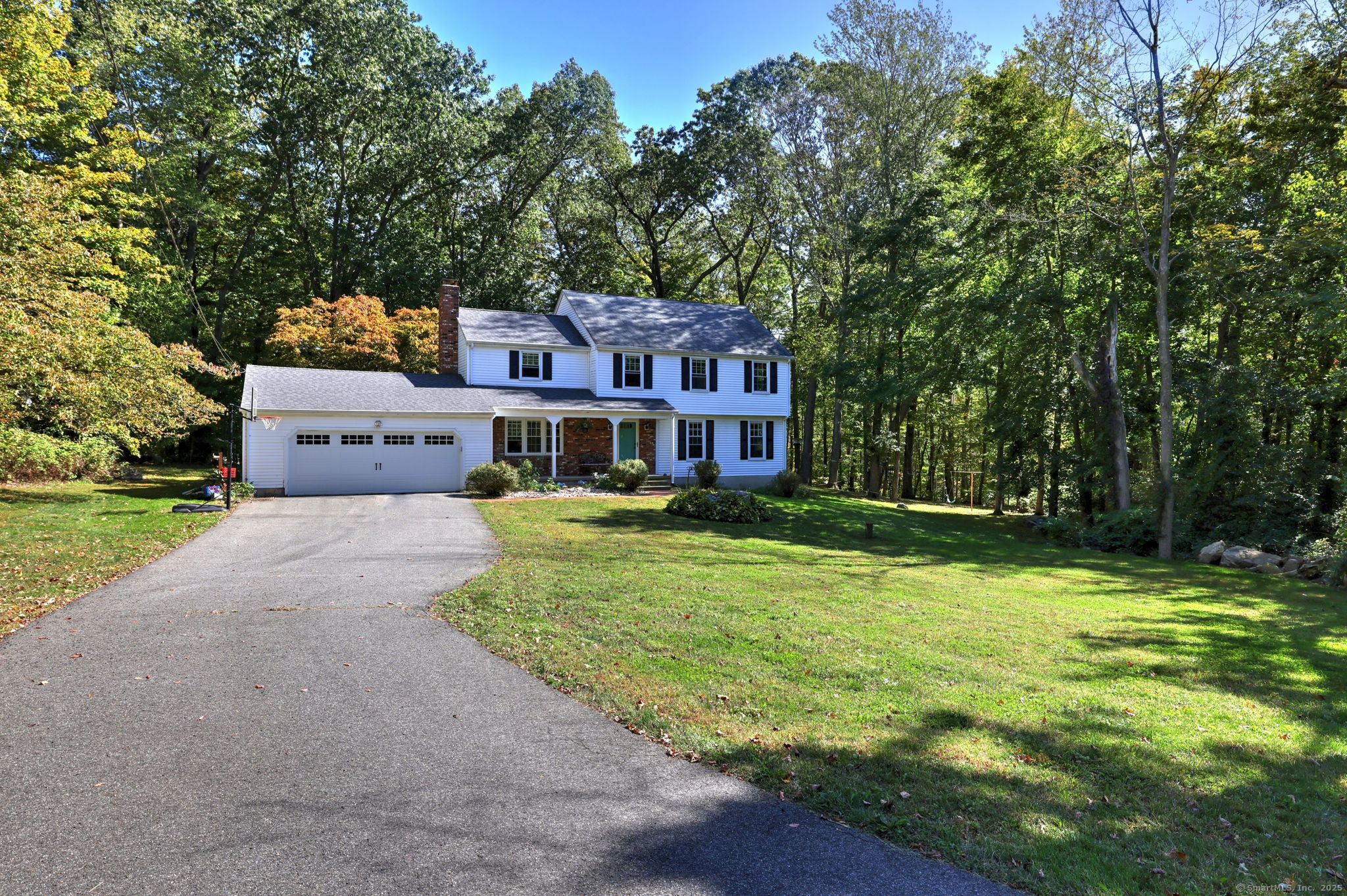 Guilford, Connecticut, 06437, United States, 4 Bedrooms Bedrooms, ,3 BathroomsBathrooms,Residential,For Sale,1955104