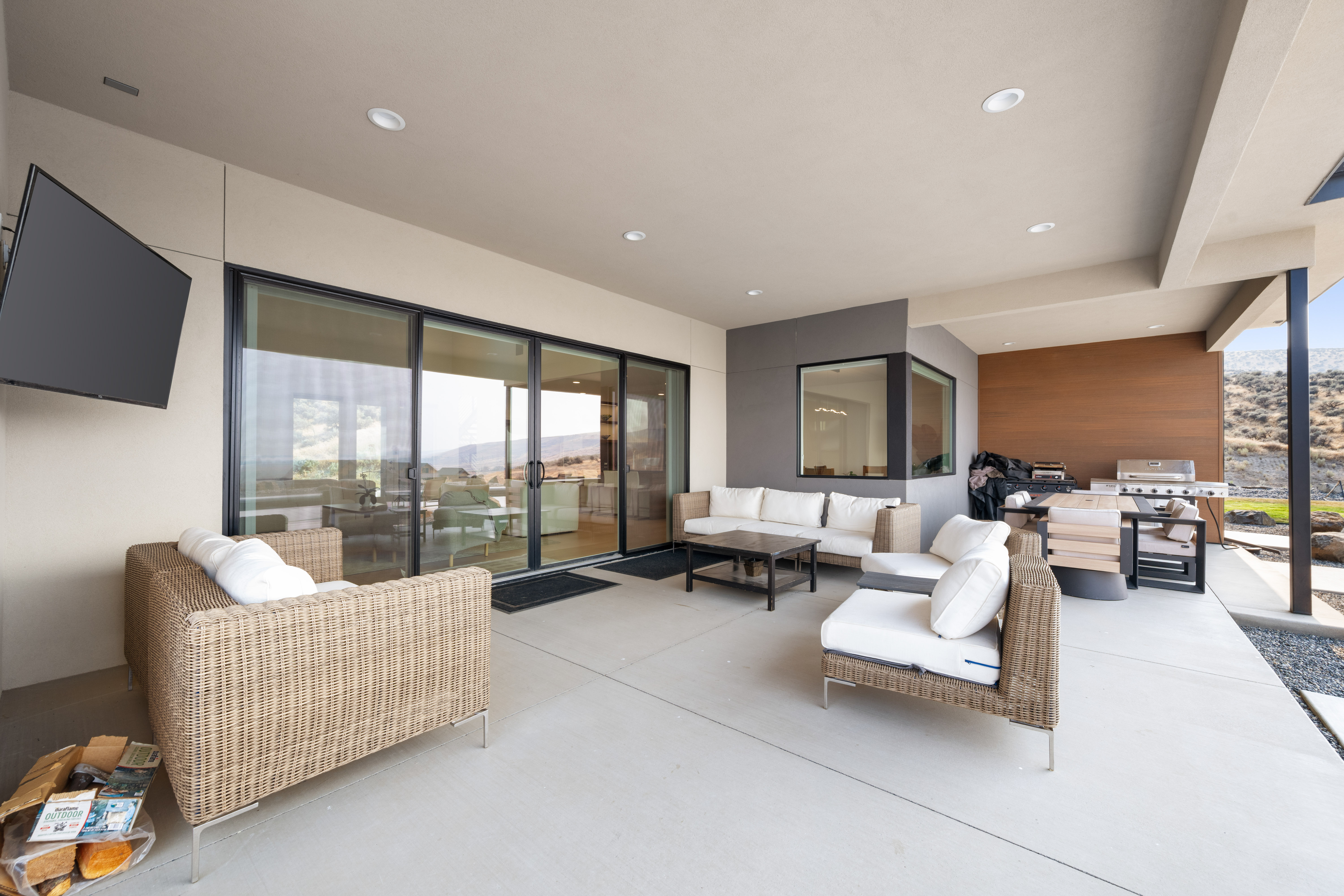  Custom Luxury, Pool, Sweeping Views, 5 Acres - 物件實景