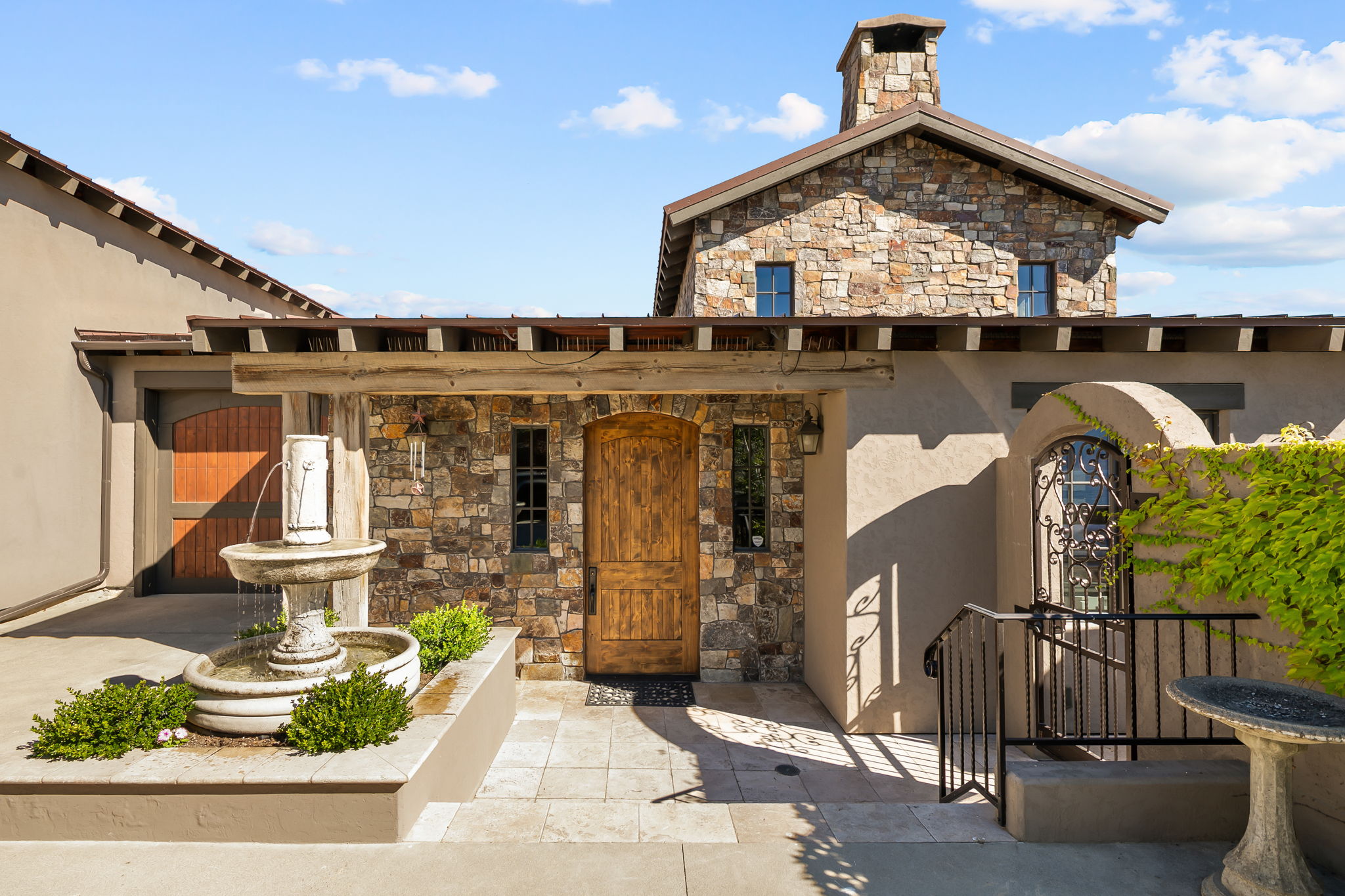  Waterfront Tuscan Estate - 物件實景