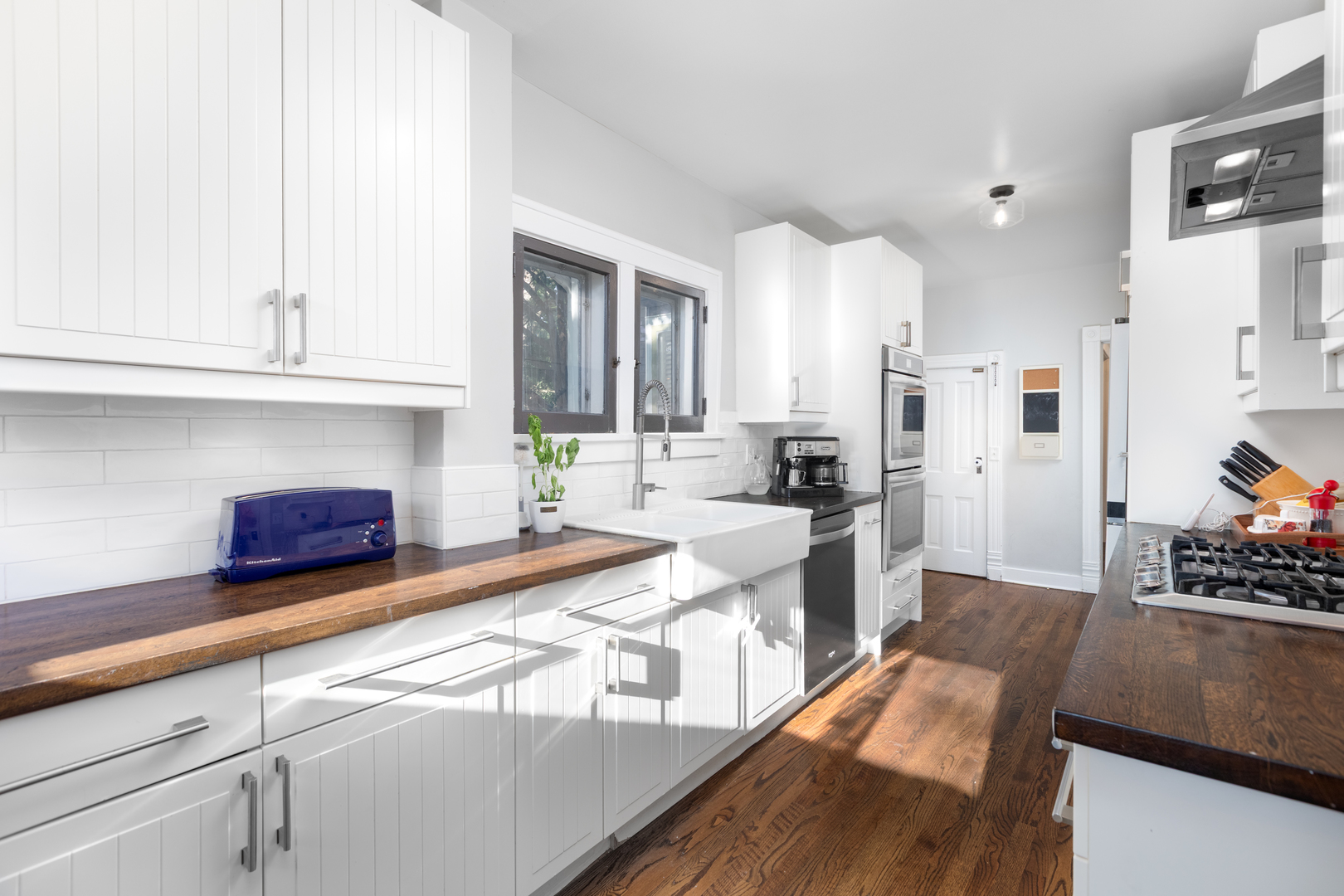 Naperville, Illinois, 60540, United States, 4 Bedrooms Bedrooms, ,3 BathroomsBathrooms,Residential,For Sale,1989489