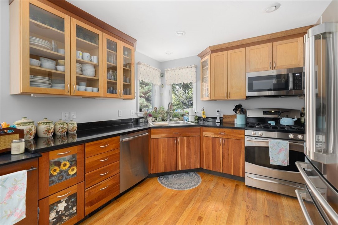Richmond, Rhode Island, 02892, United States, 3 Bedrooms Bedrooms, ,4 BathroomsBathrooms,Residential,For Sale,1927379