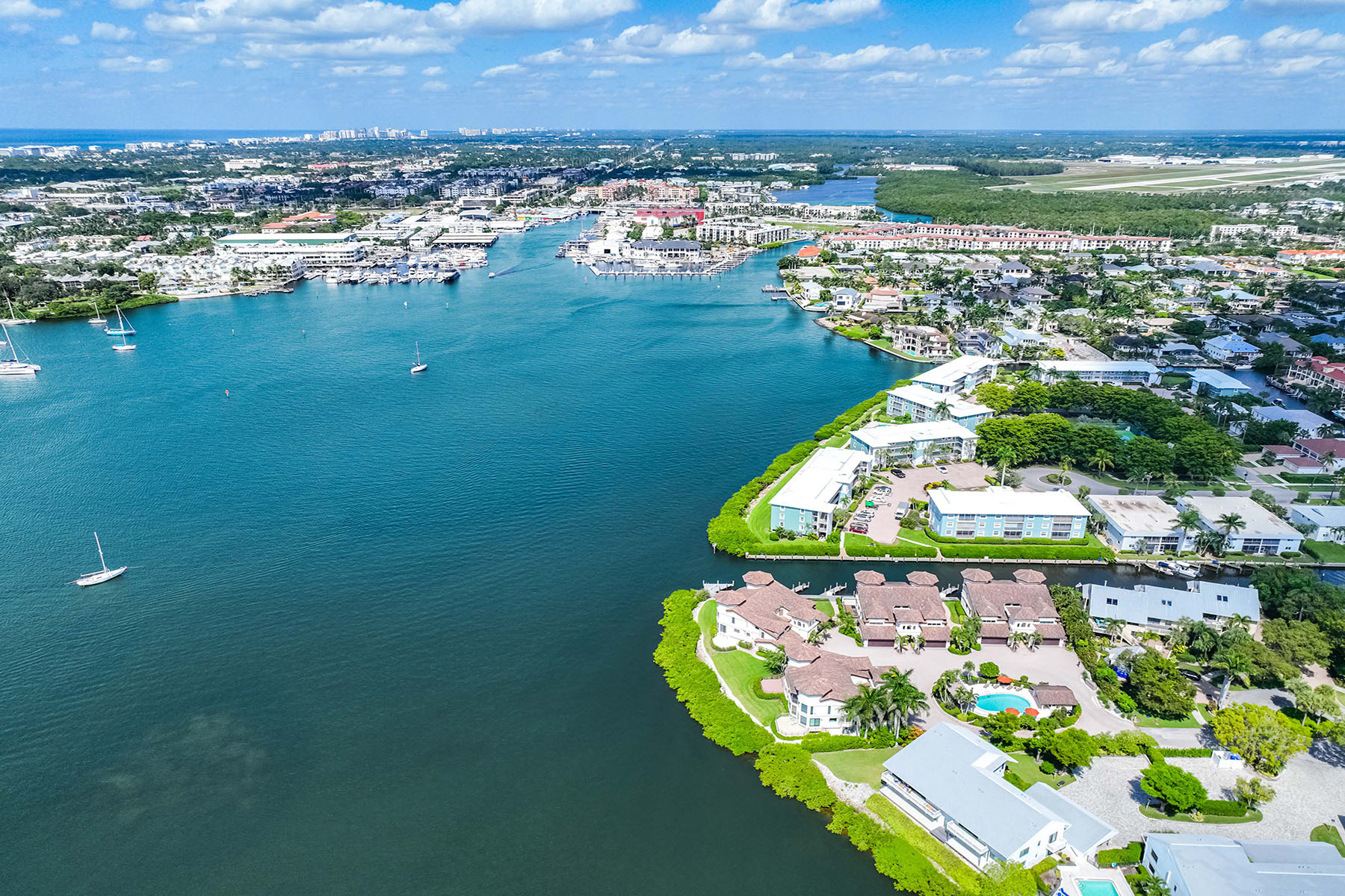  ROYAL HARBOR - BAYVIEW ESTATES - 物件實景