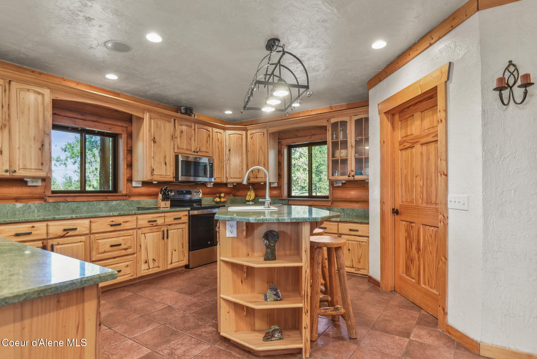 Harrison, Idaho, 83833, United States, 5 Bedrooms Bedrooms, ,4 BathroomsBathrooms,Residential,For Sale,1900572