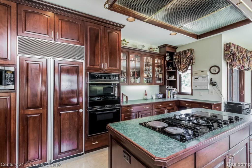 Farmington Hills, Michigan, 48331, United States, 6 Bedrooms Bedrooms, ,7 BathroomsBathrooms,Residential,For Sale,1981472