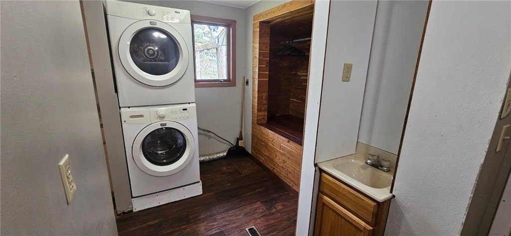 Osakis, Minnesota, 56360, United States, 3 Bedrooms Bedrooms, ,1 BathroomBathrooms,Residential,For Sale,1983386