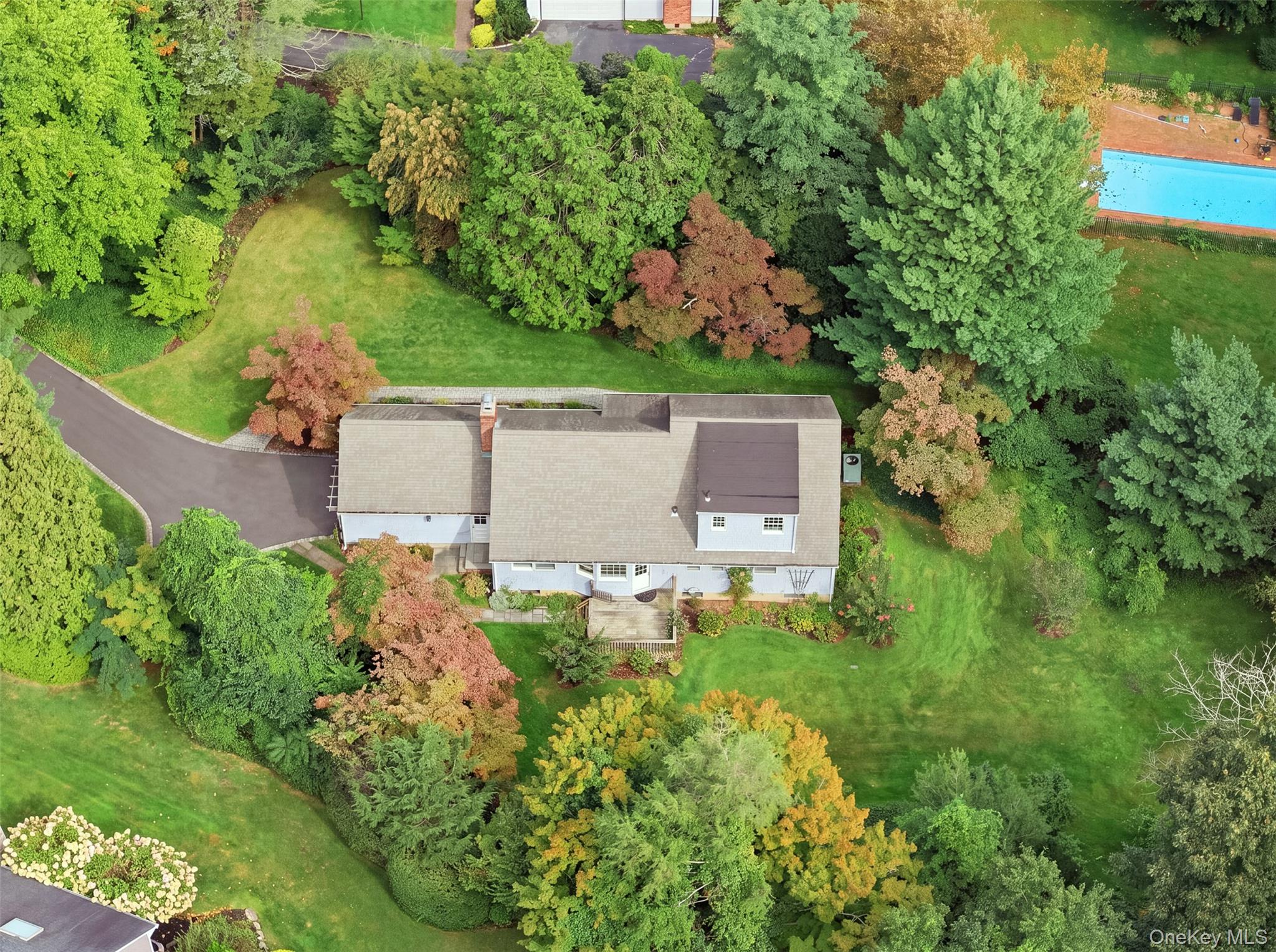  174 Flower Hill Road, Halesite, NY, 11743 - 物件實景