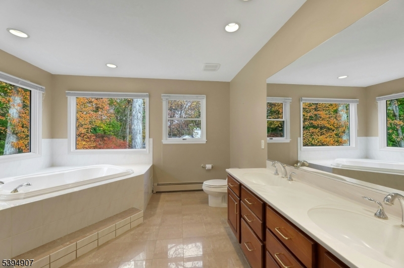 Wayne Twp., New Jersey, 07470, United States, 4 Bedrooms Bedrooms, ,4 BathroomsBathrooms,Residential,For Sale,1989007