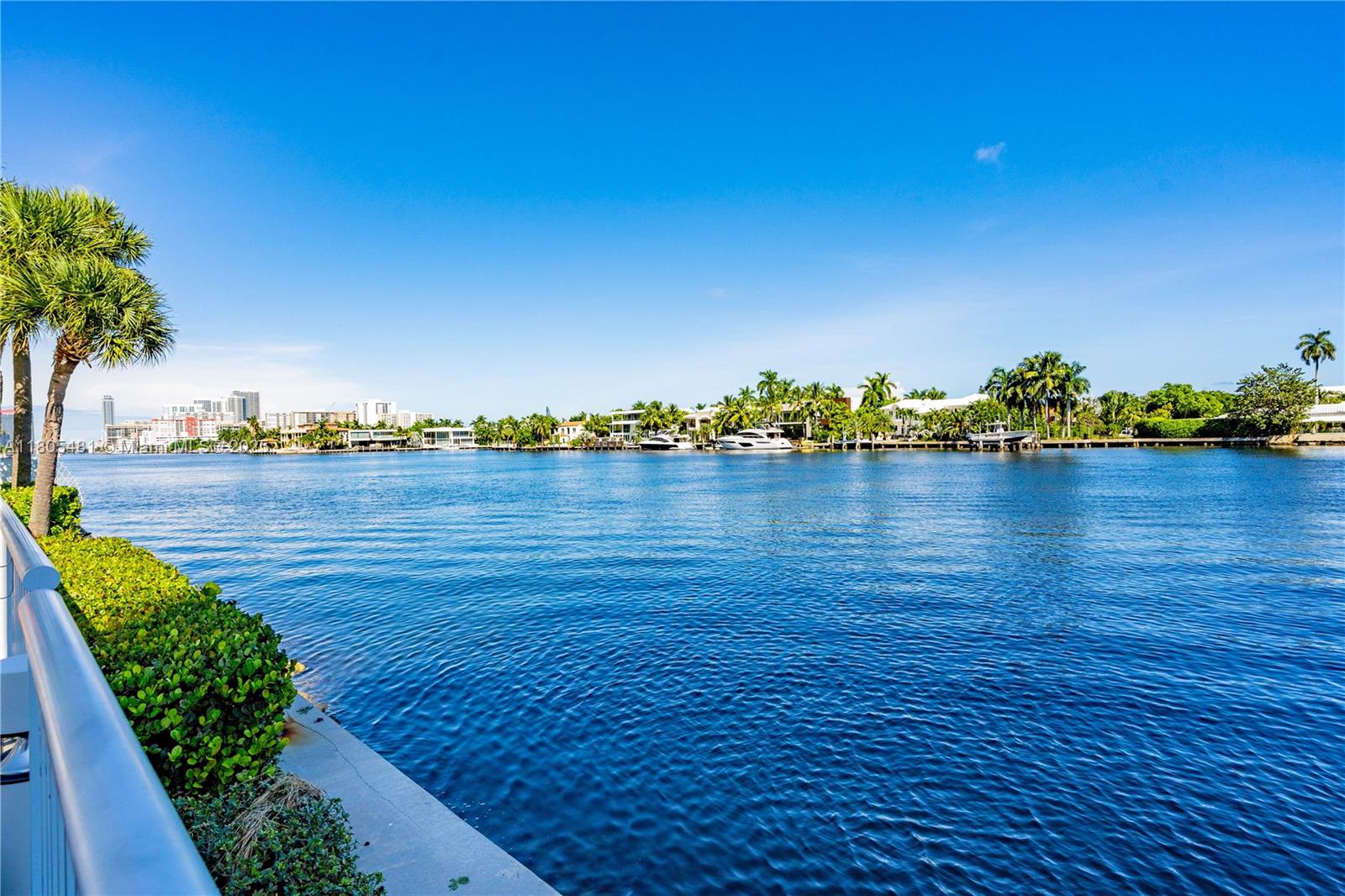 Aventura, Florida, 33180, United States, 2 Bedrooms Bedrooms, ,2 BathroomsBathrooms,Residential,For Sale,1827692