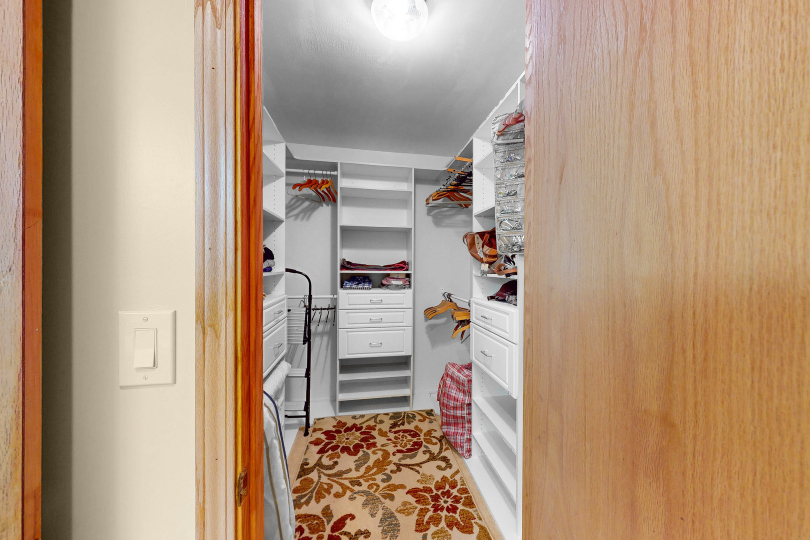 Elk Grove Village, Illinois, 60007, United States, 4 Bedrooms Bedrooms, ,2 BathroomsBathrooms,Residential,For Sale,1979960