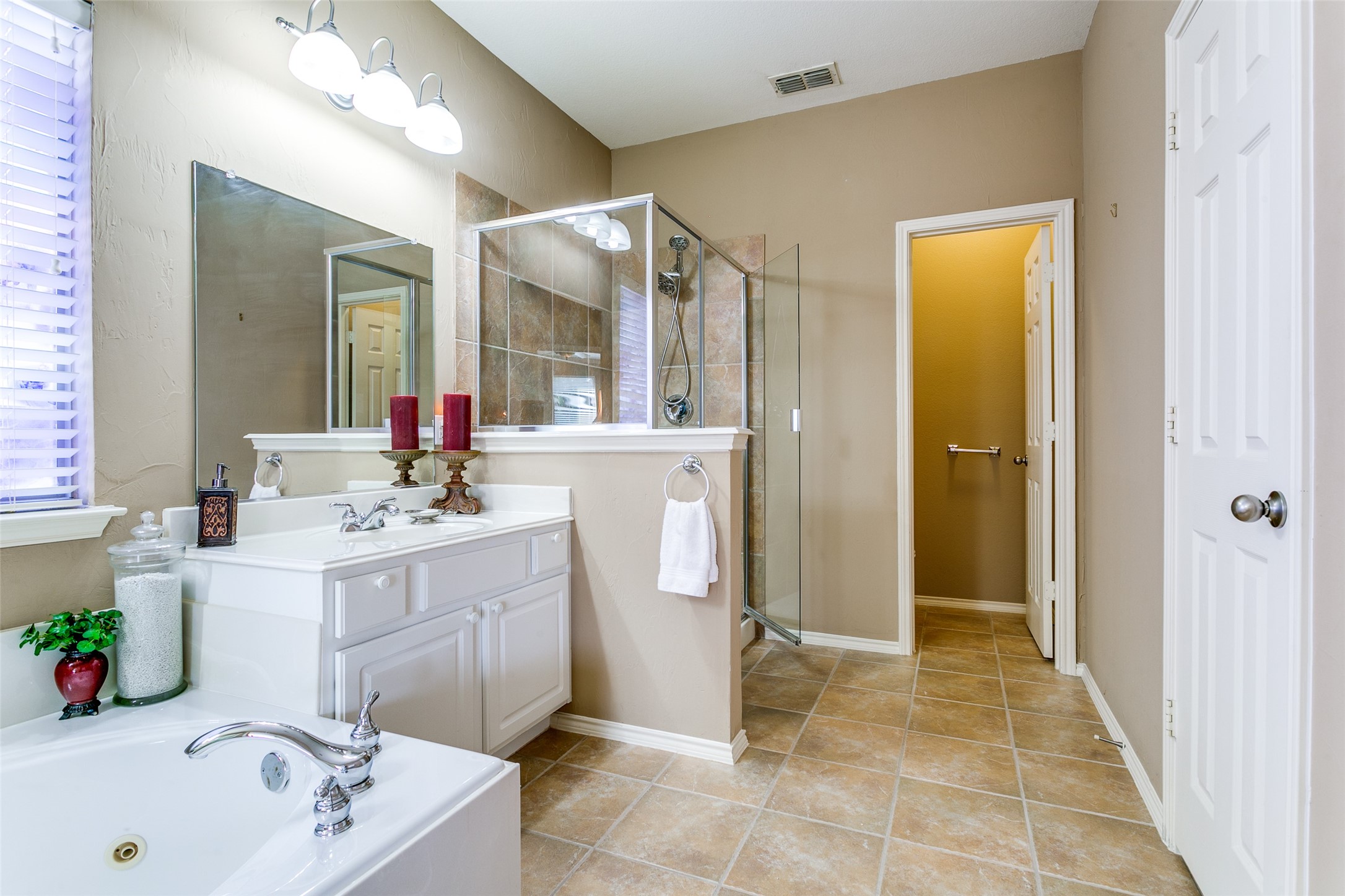 Corinth, Texas, 76208, United States, 4 Bedrooms Bedrooms, ,4 BathroomsBathrooms,Residential,For Sale,1839023