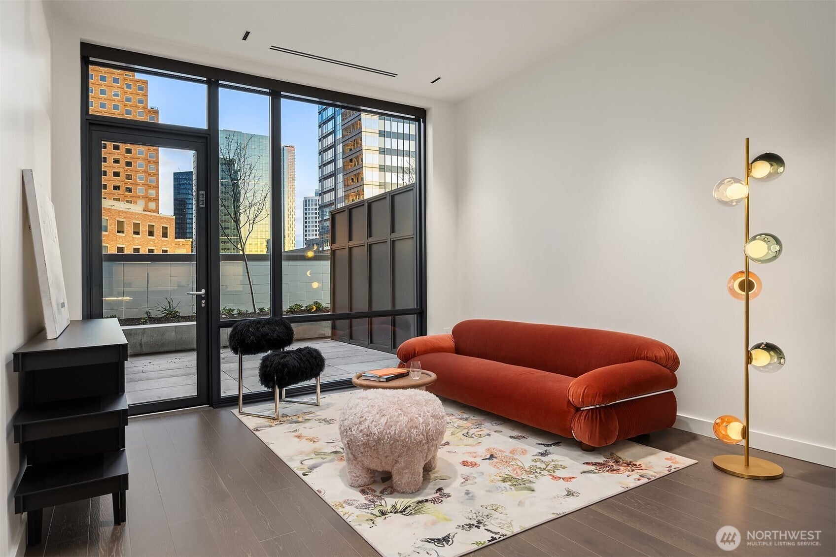 Bellevue, Washington, 98004, United States, 1 Bedroom Bedrooms, ,1 BathroomBathrooms,Residential,For Sale,1987497