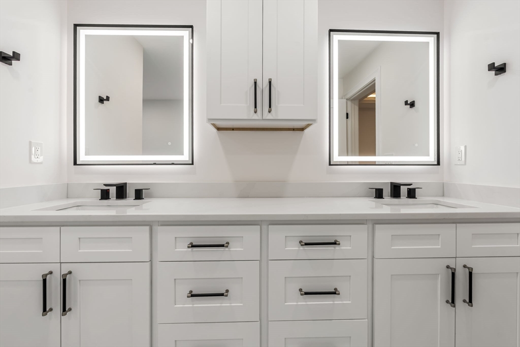 Bedford, Massachusetts, 01730, United States, 4 Bedrooms Bedrooms, ,5 BathroomsBathrooms,Residential,For Sale,1989908