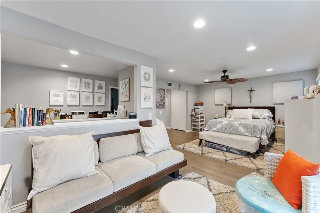 Covina, California, 91722, United States, 2 Bedrooms Bedrooms, ,3 BathroomsBathrooms,Residential,For Sale,1994268