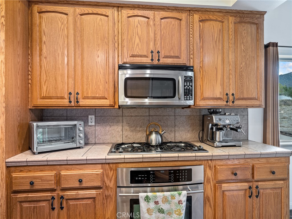 Pinon Hills, California, 92372, United States, 5 Bedrooms Bedrooms, ,3 BathroomsBathrooms,Residential,For Sale,1993354