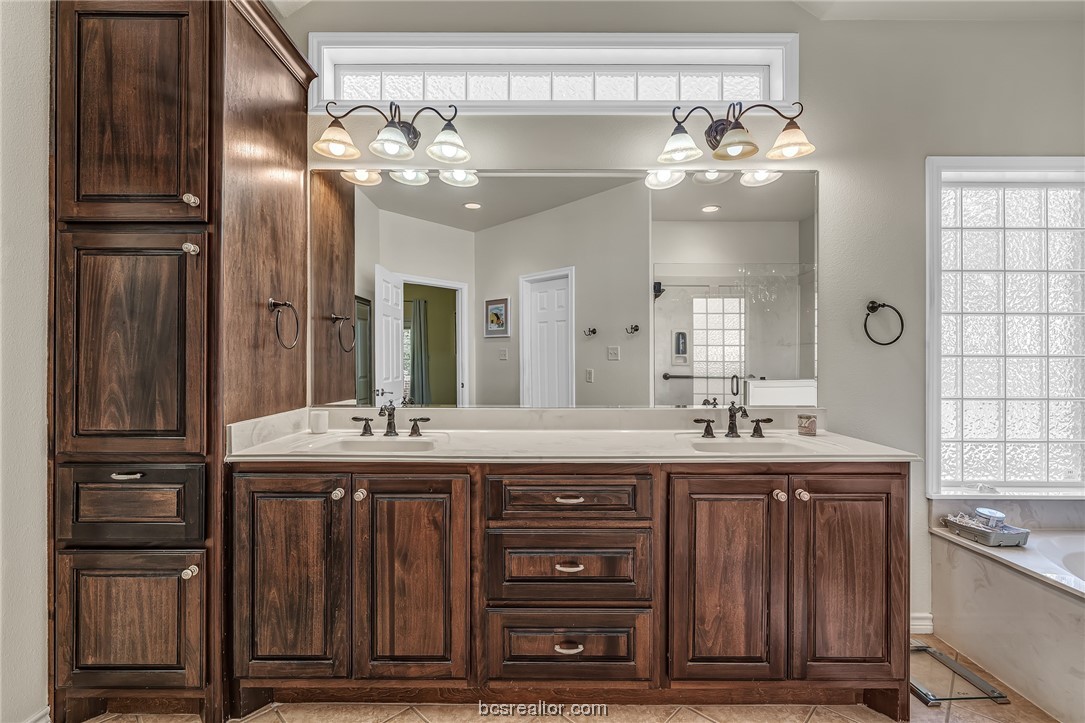 3200 Walnut Creek Court, Bryan, Texas, 77807, United States, 2 Bedrooms Bedrooms, ,3 BathroomsBathrooms,Residential,For Sale,3200 Walnut Creek Court,1663308